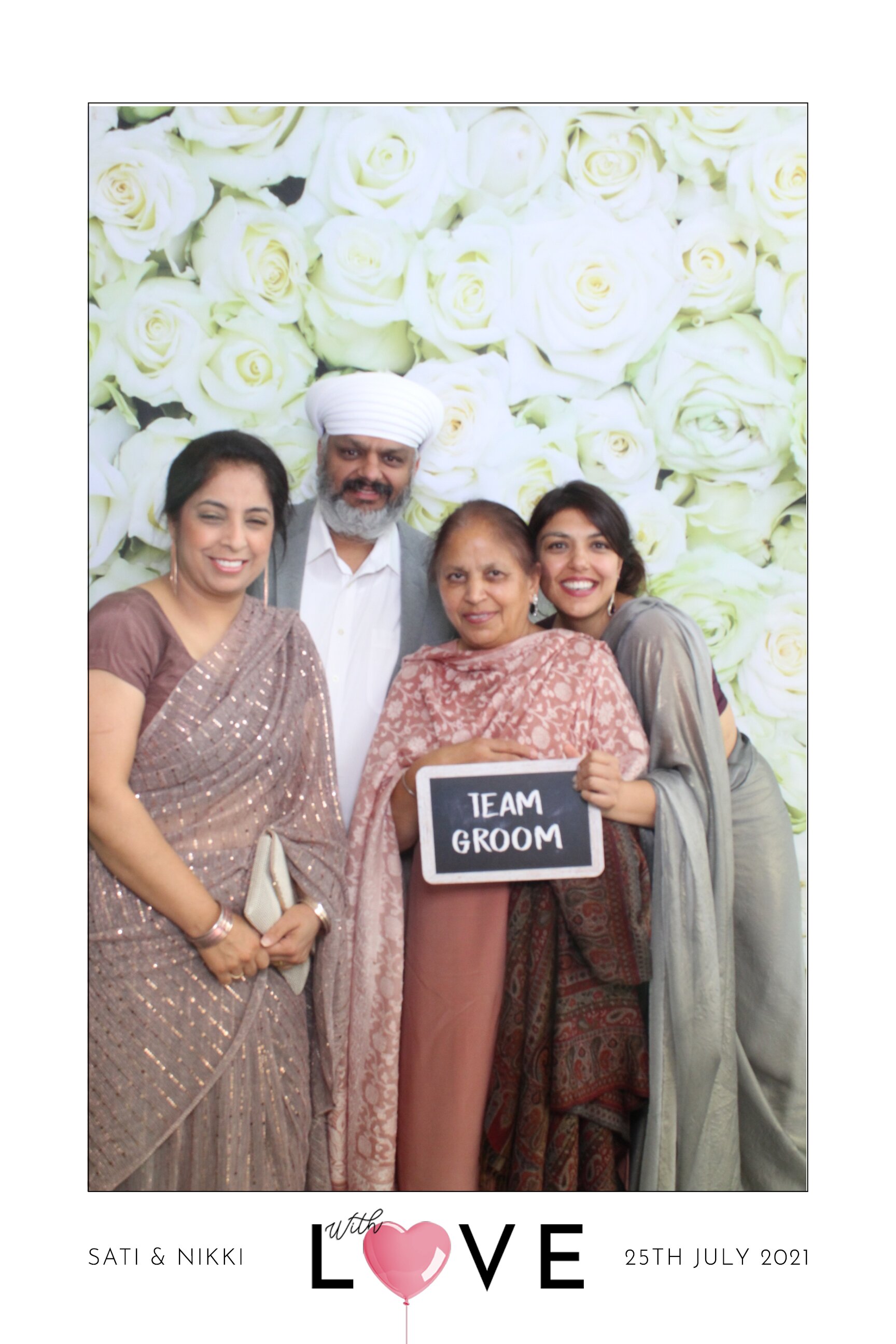 Sati & Nikki | View more photos from the event at images.mobile-photo-booth.com/u/MobilePhotoBoothUK/Sati-Nikki