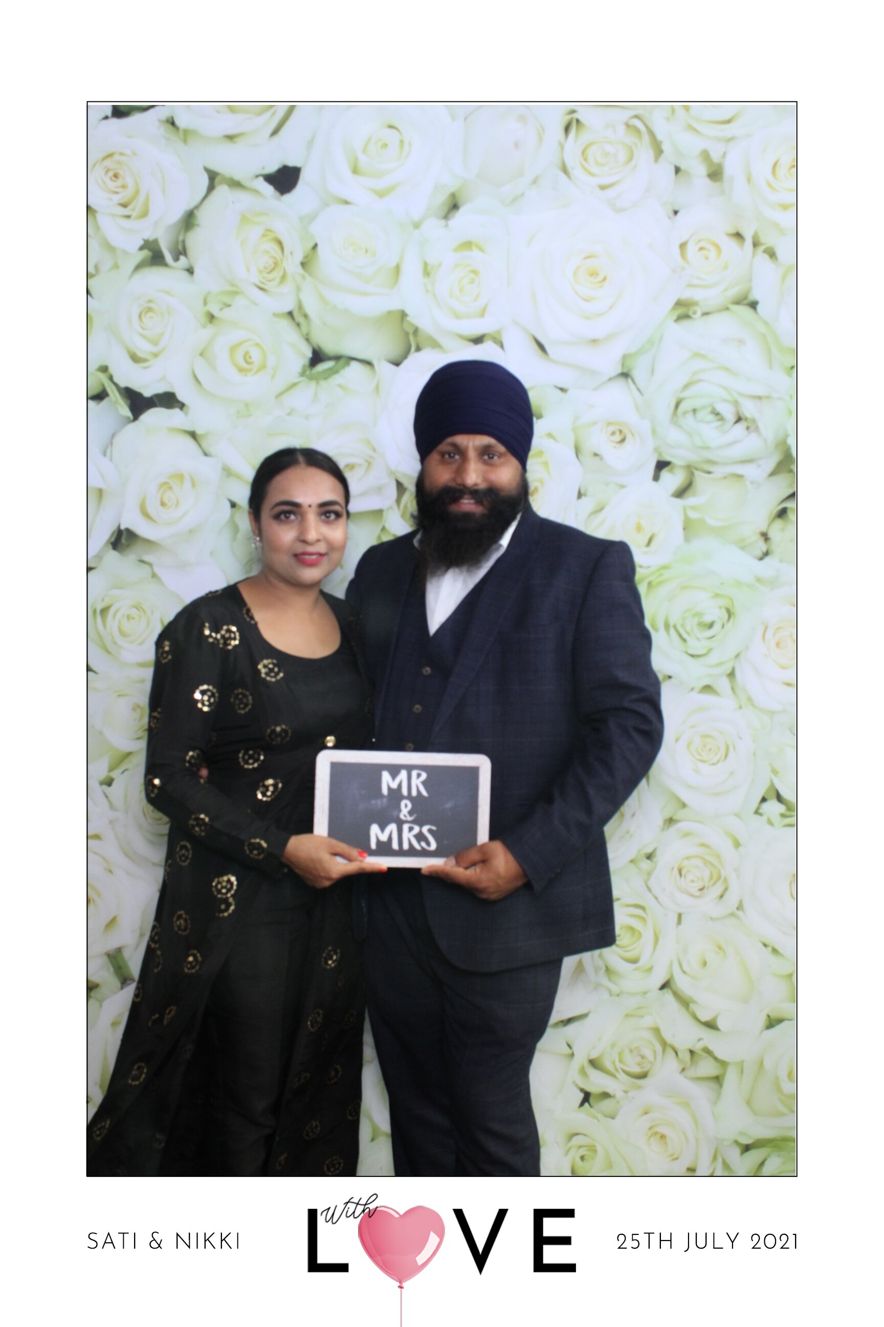 Sati & Nikki | View more photos from the event at images.mobile-photo-booth.com/u/MobilePhotoBoothUK/Sati-Nikki