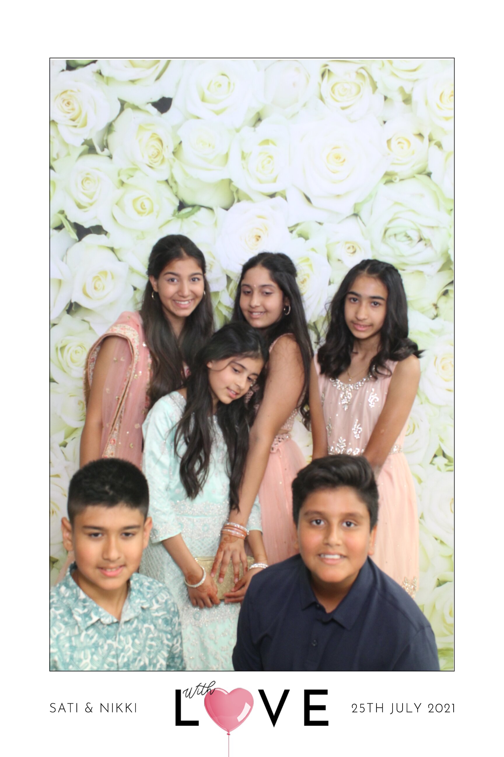 Sati & Nikki | View more photos from the event at images.mobile-photo-booth.com/u/MobilePhotoBoothUK/Sati-Nikki
