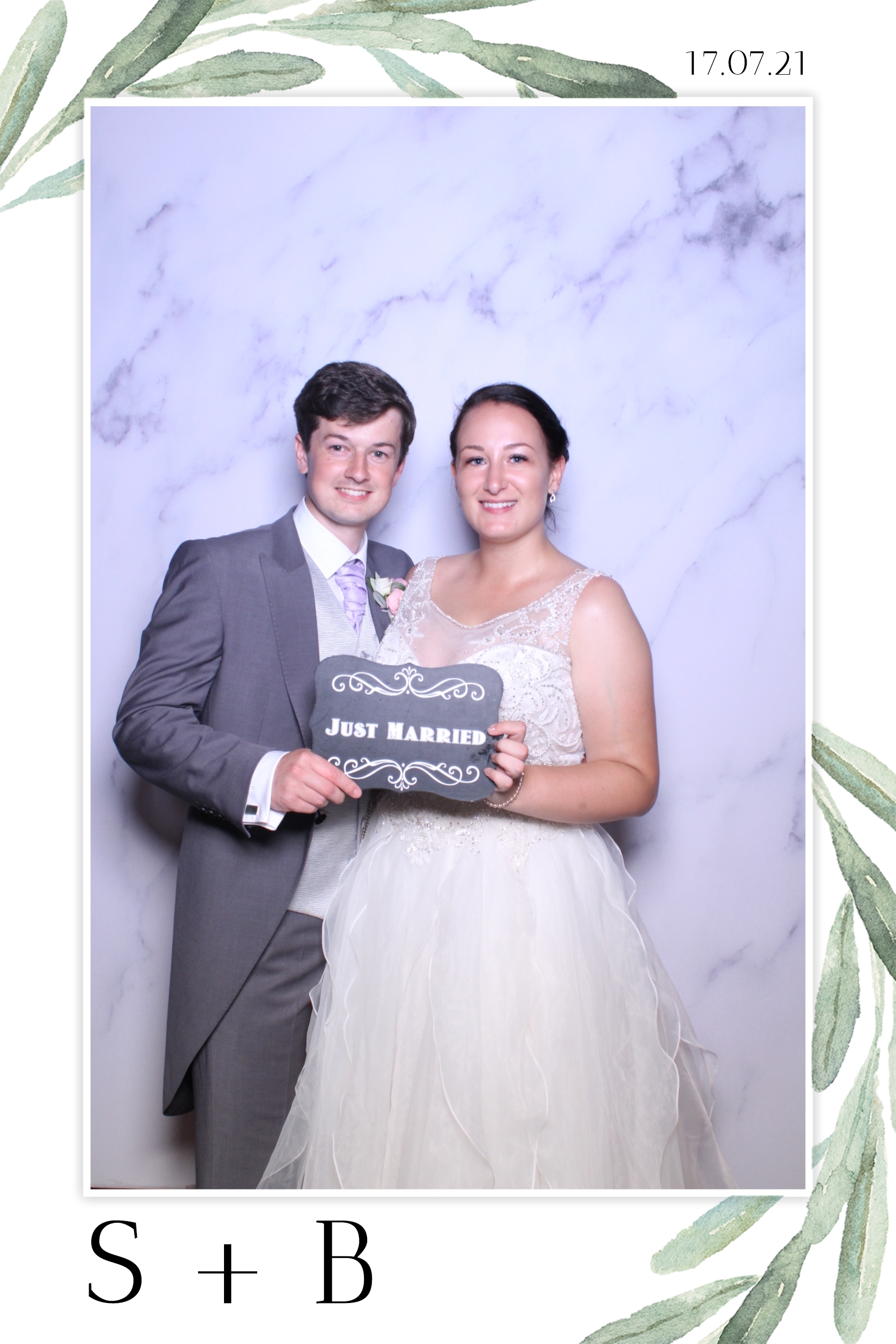 Shannon & Ben | View more photos from the event at images.mobile-photo-booth.com/u/MobilePhotoBoothUK/Shannon-Ben