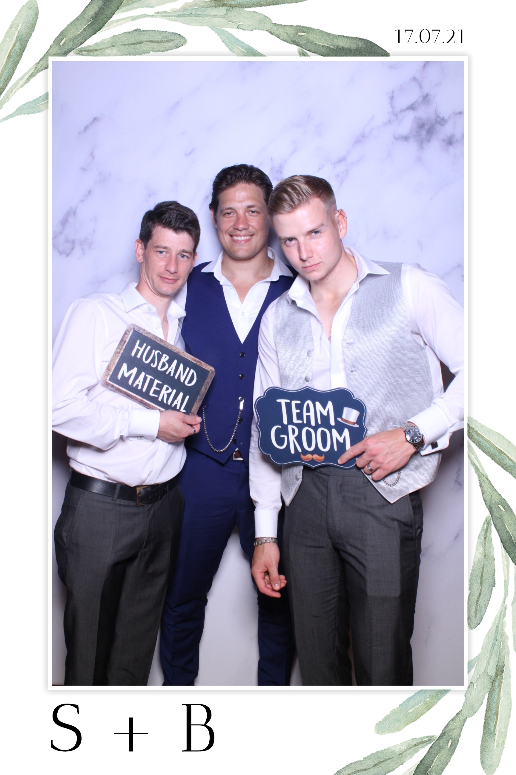Shannon & Ben | View more photos from the event at images.mobile-photo-booth.com/u/MobilePhotoBoothUK/Shannon-Ben