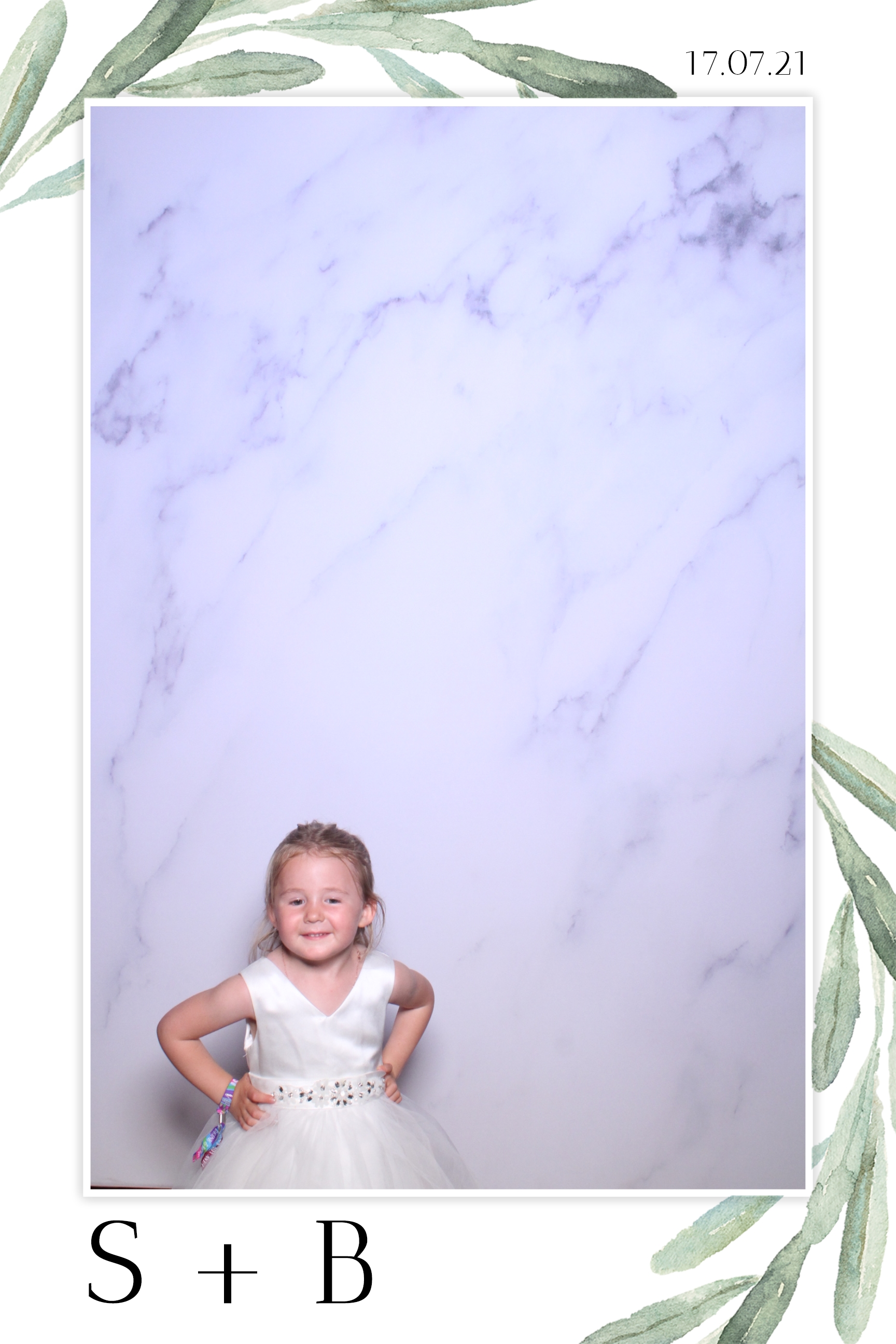 Shannon & Ben | View more photos from the event at images.mobile-photo-booth.com/u/MobilePhotoBoothUK/Shannon-Ben