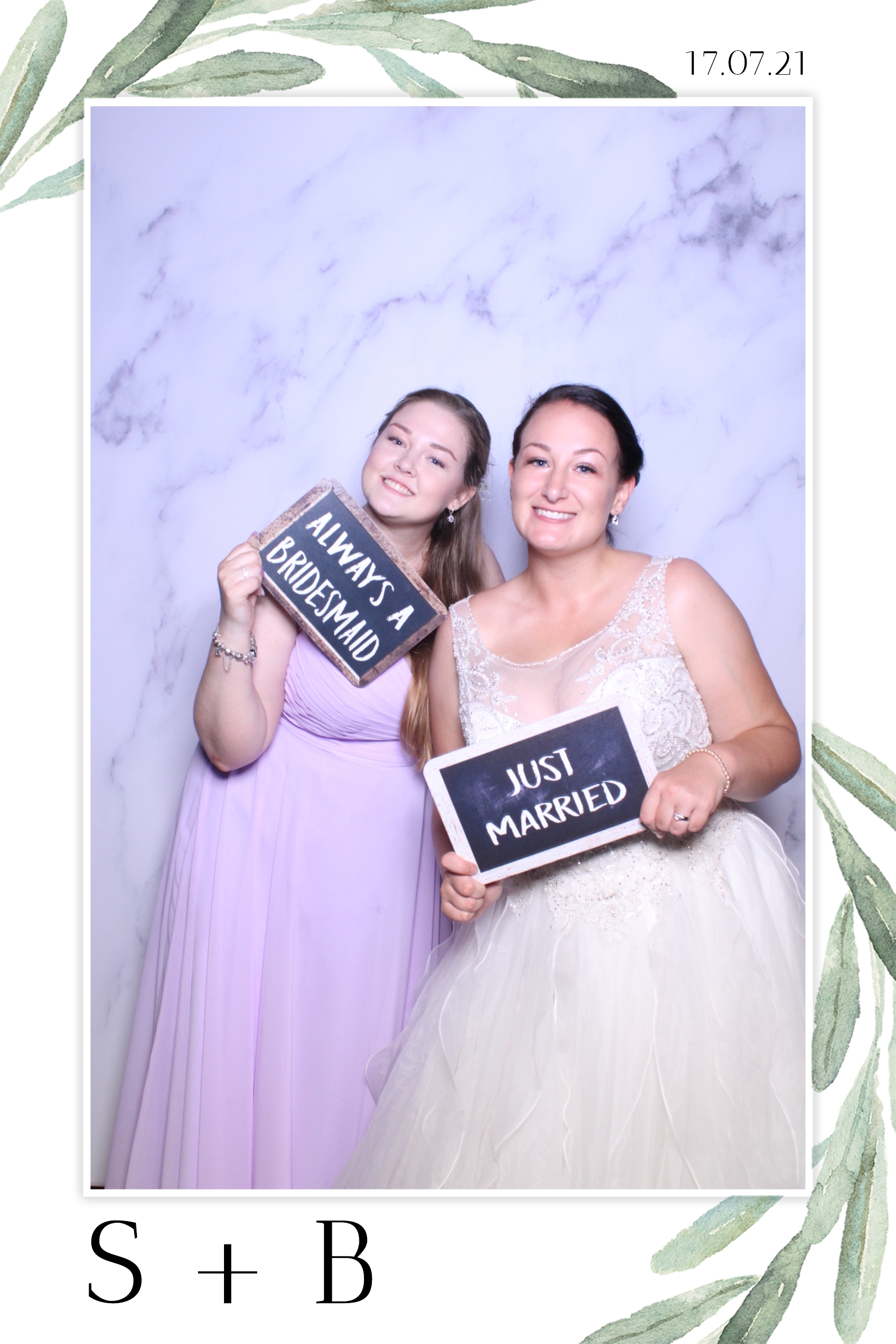Shannon & Ben | View more photos from the event at images.mobile-photo-booth.com/u/MobilePhotoBoothUK/Shannon-Ben