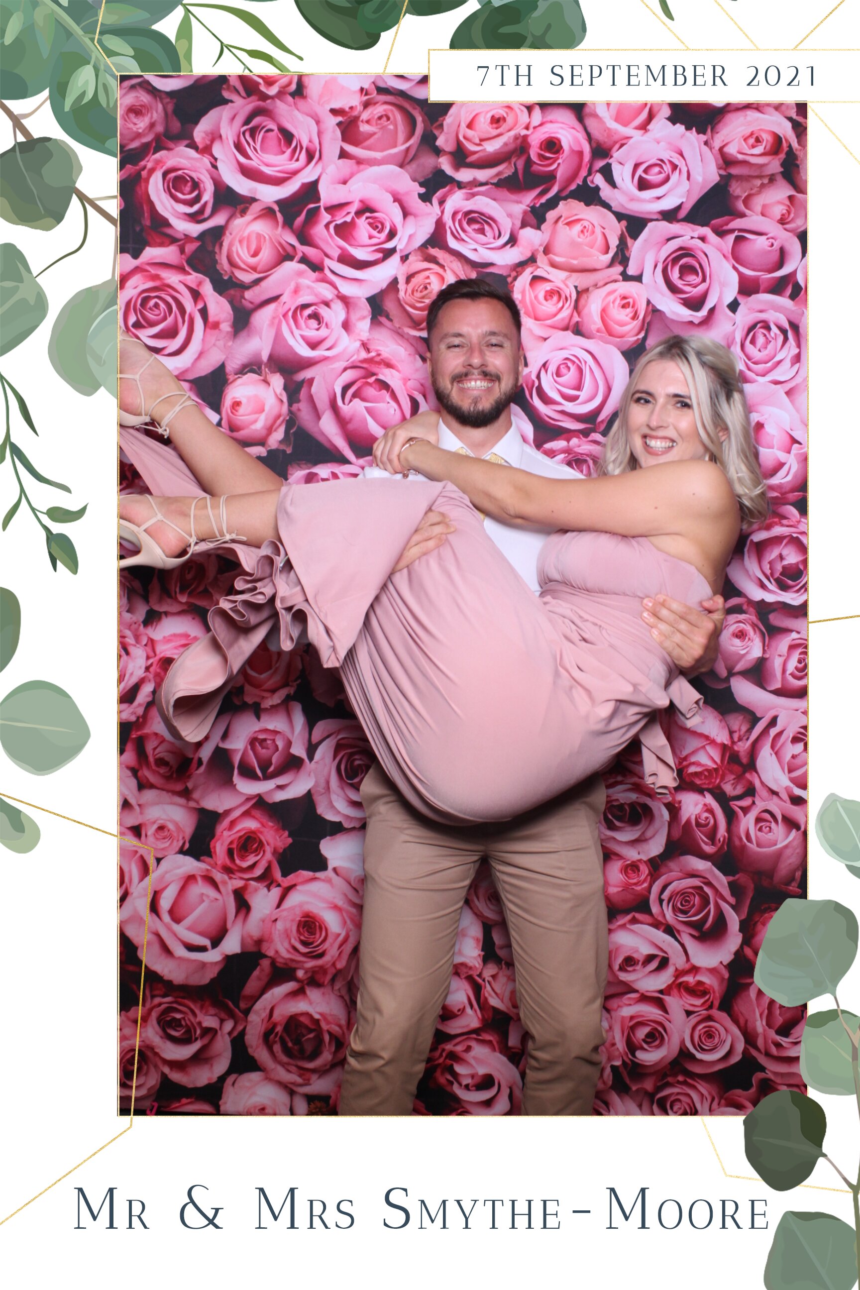 Tiffany & Daniel | View more photos from the event at images.mobile-photo-booth.com/u/MobilePhotoBoothUK/Tiffany-Daniel