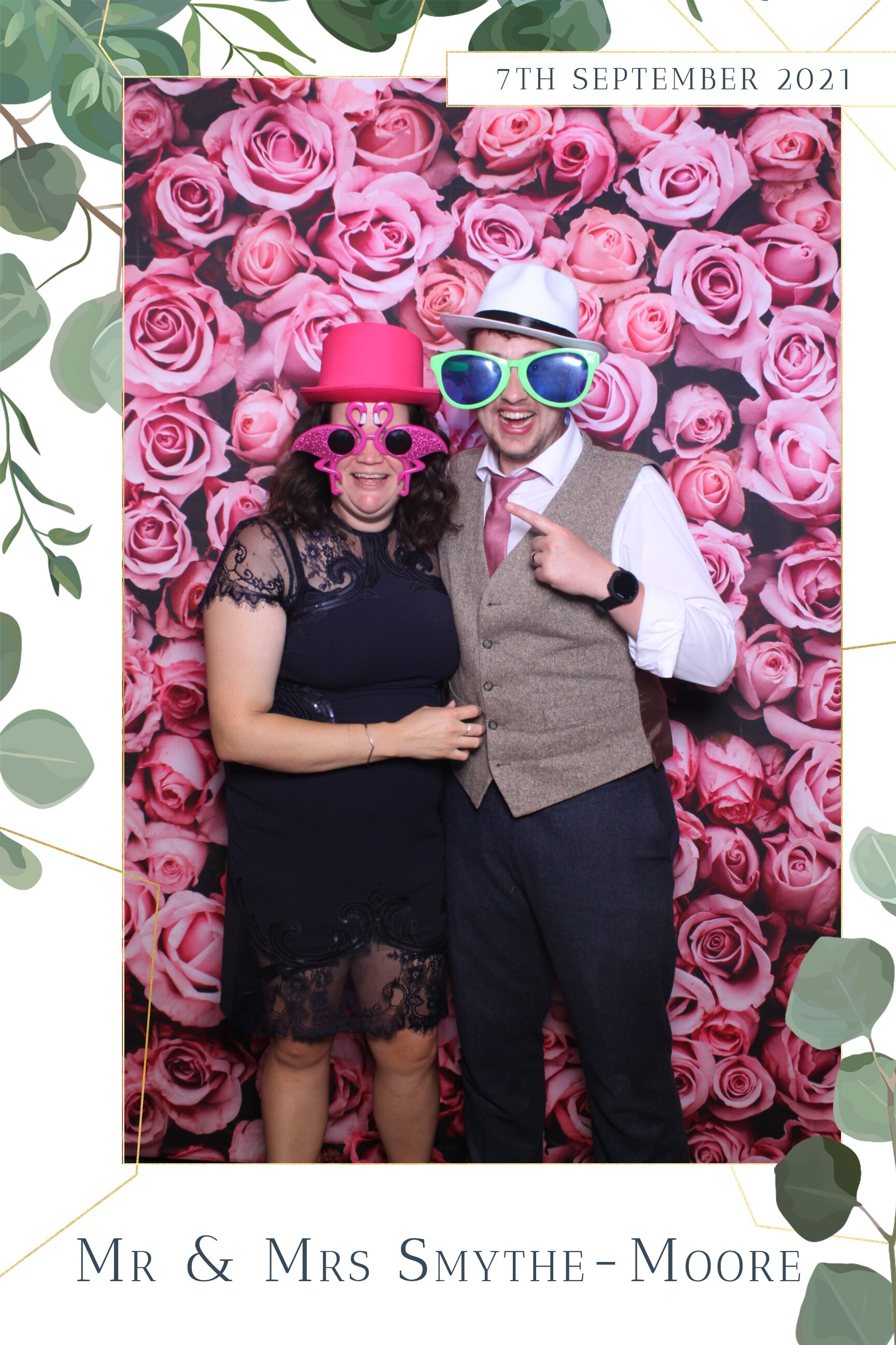 Tiffany & Daniel | View more photos from the event at images.mobile-photo-booth.com/u/MobilePhotoBoothUK/Tiffany-Daniel