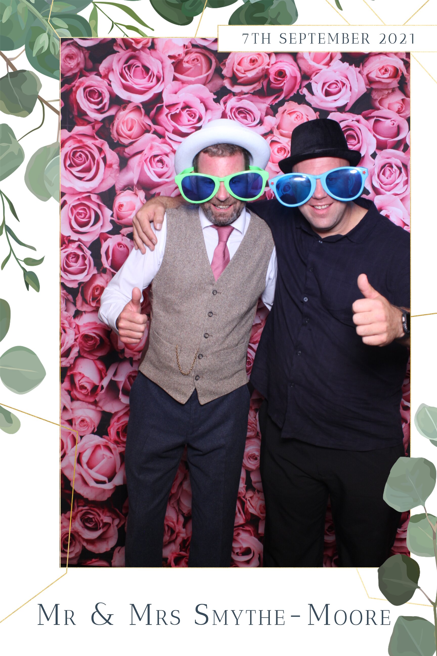 Tiffany & Daniel | View more photos from the event at images.mobile-photo-booth.com/u/MobilePhotoBoothUK/Tiffany-Daniel