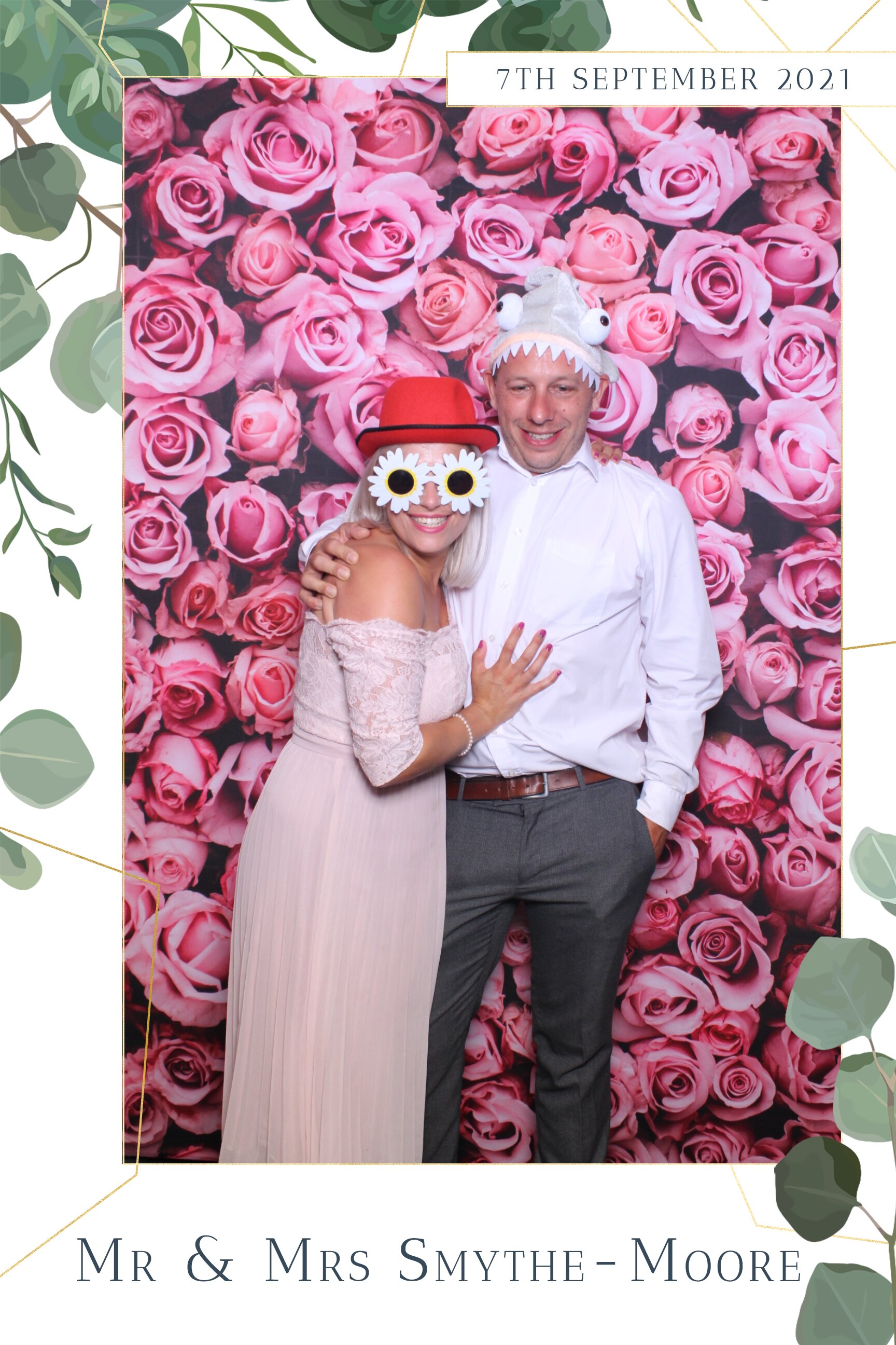 Tiffany & Daniel | View more photos from the event at images.mobile-photo-booth.com/u/MobilePhotoBoothUK/Tiffany-Daniel