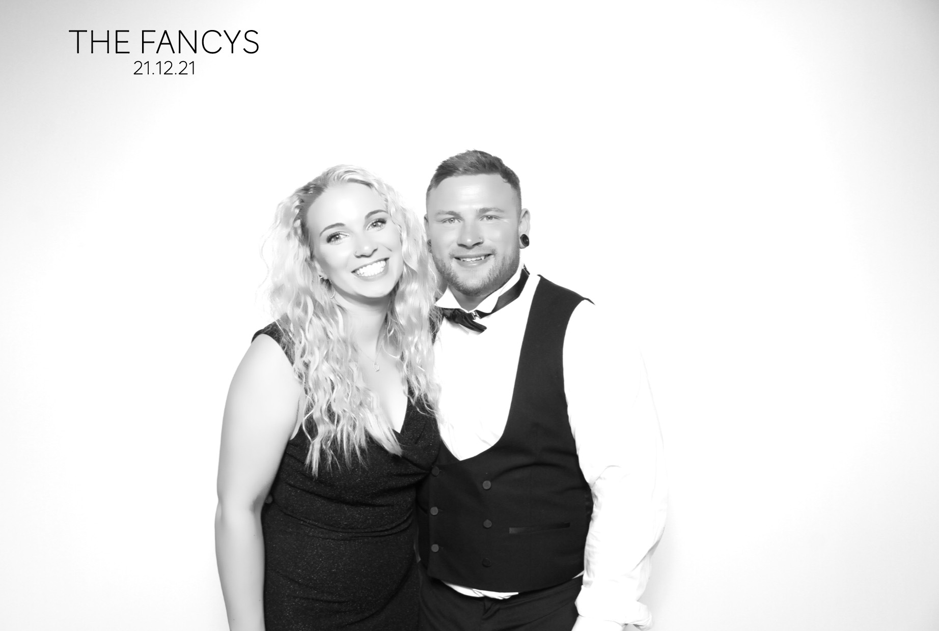 Tom & Ellen | View more photos from the event at images.mobile-photo-booth.com/u/MobilePhotoBoothUK/Tom-Ellen