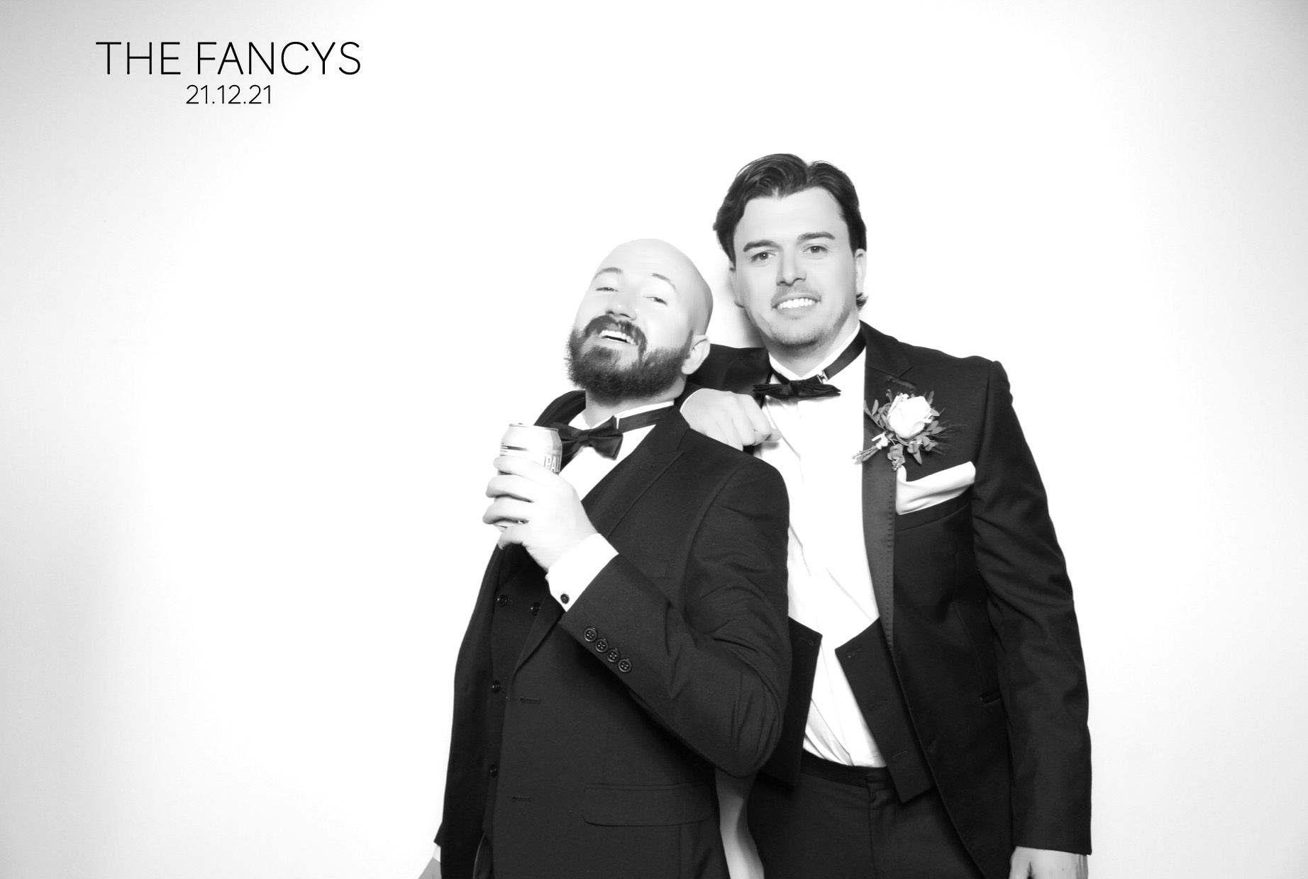 Tom & Ellen | View more photos from the event at images.mobile-photo-booth.com/u/MobilePhotoBoothUK/Tom-Ellen