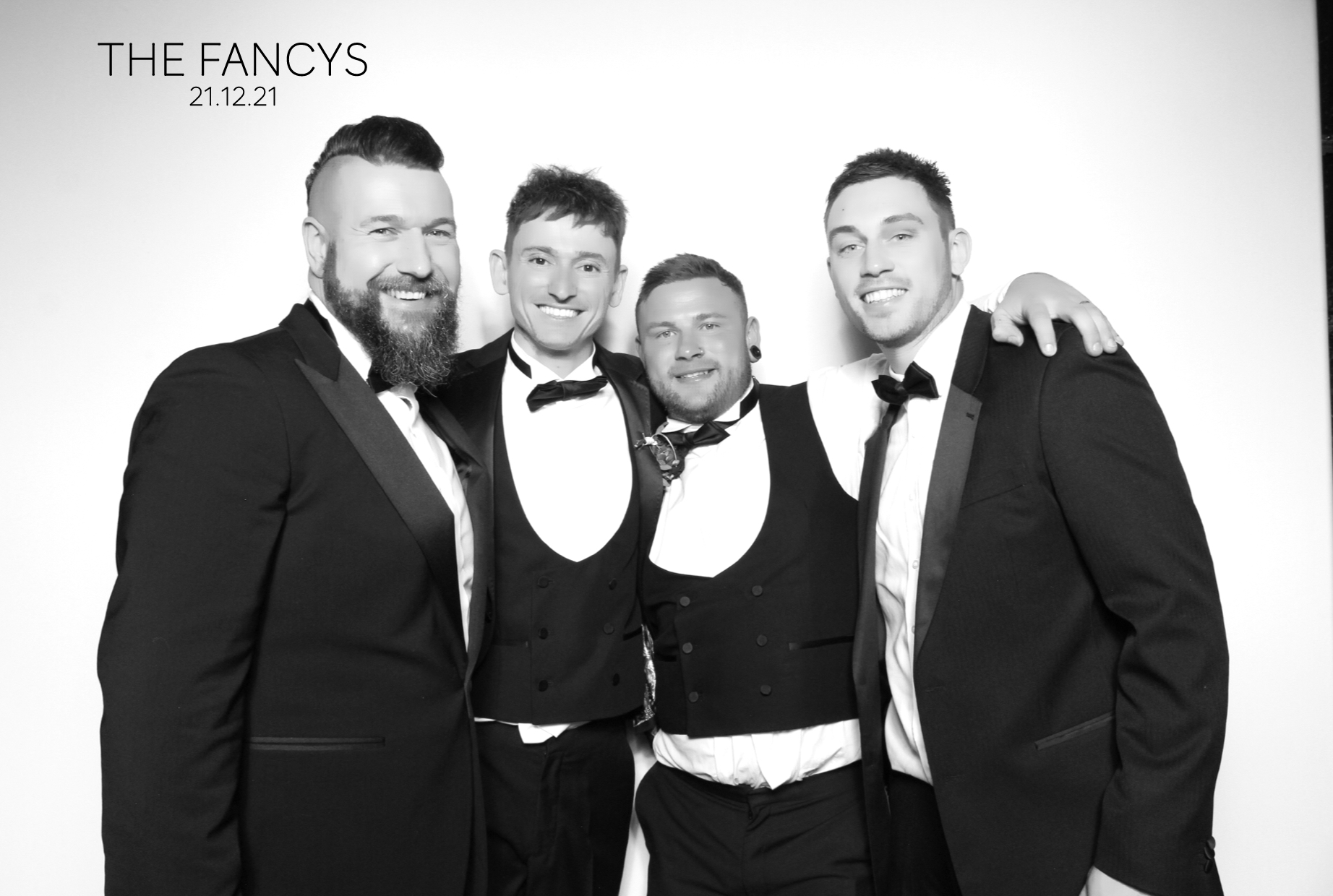 Tom & Ellen | View more photos from the event at images.mobile-photo-booth.com/u/MobilePhotoBoothUK/Tom-Ellen