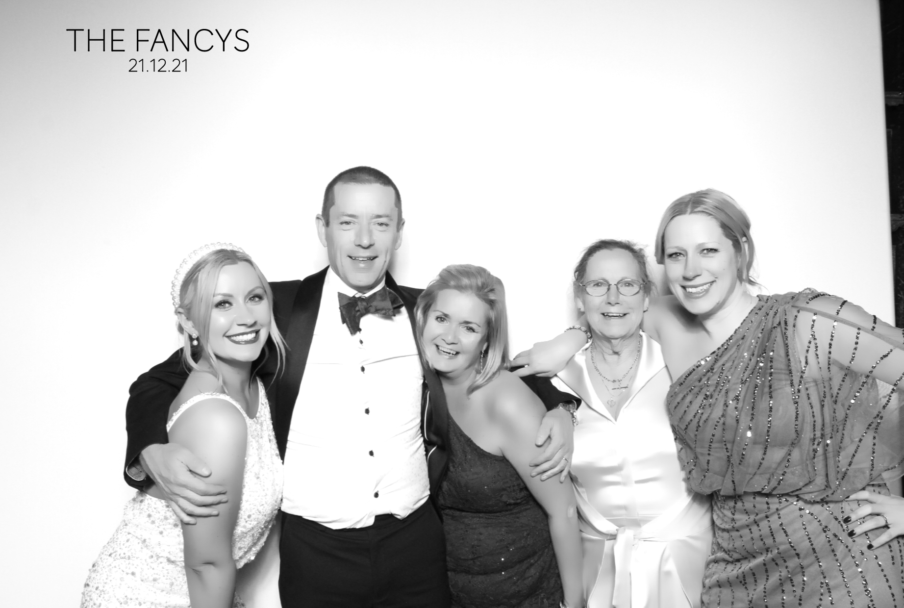 Tom & Ellen | View more photos from the event at images.mobile-photo-booth.com/u/MobilePhotoBoothUK/Tom-Ellen