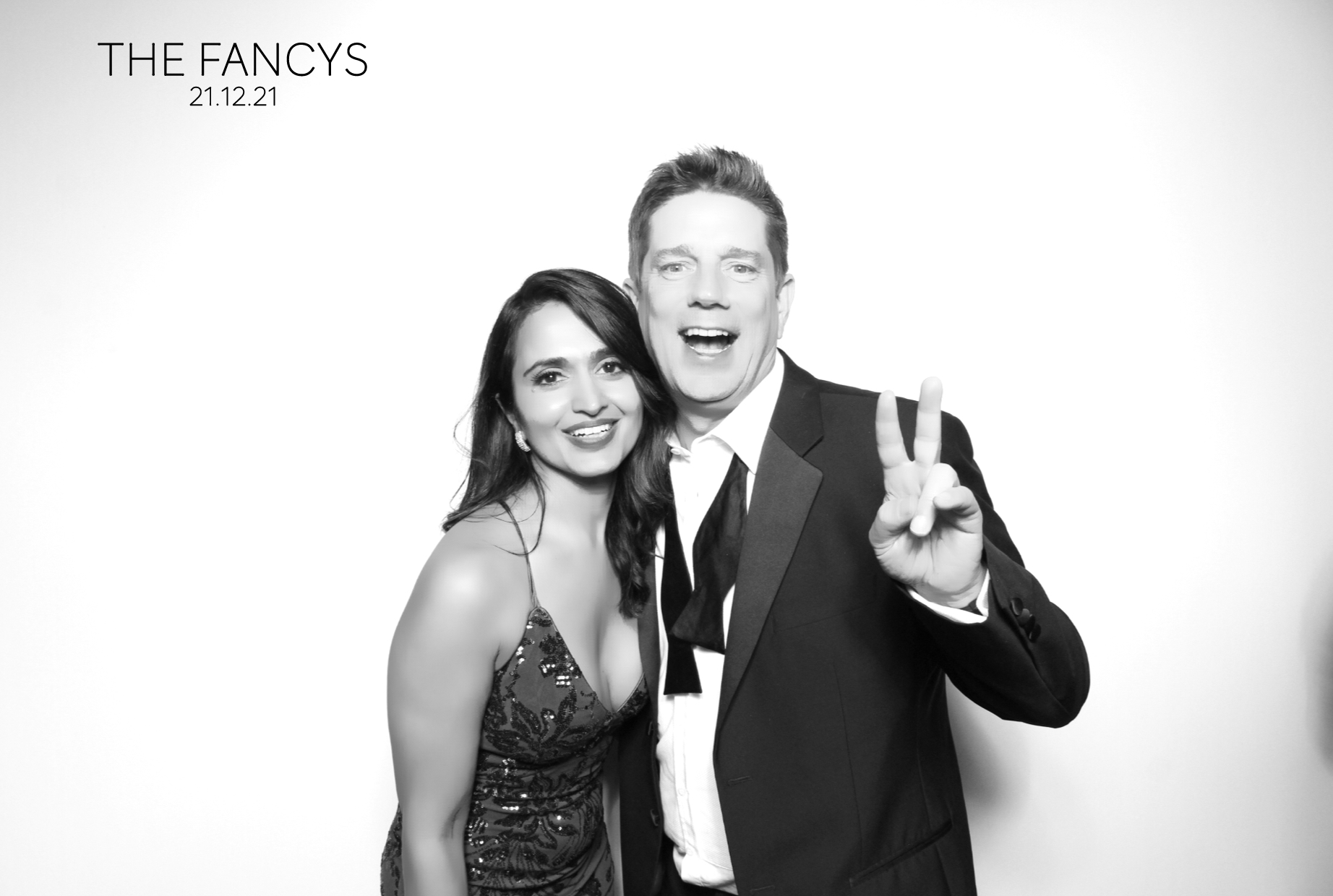 Tom & Ellen | View more photos from the event at images.mobile-photo-booth.com/u/MobilePhotoBoothUK/Tom-Ellen
