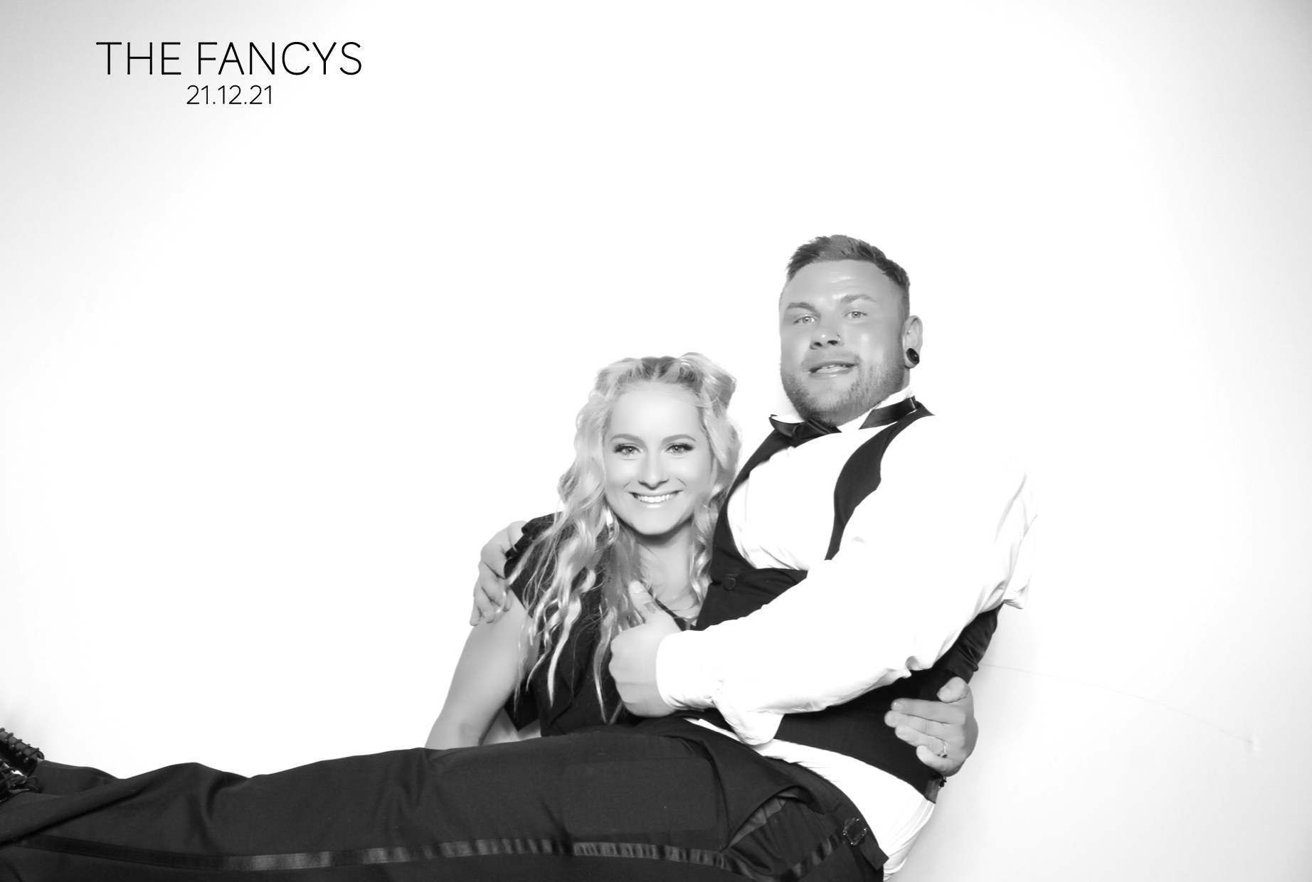 Tom & Ellen | View more photos from the event at images.mobile-photo-booth.com/u/MobilePhotoBoothUK/Tom-Ellen