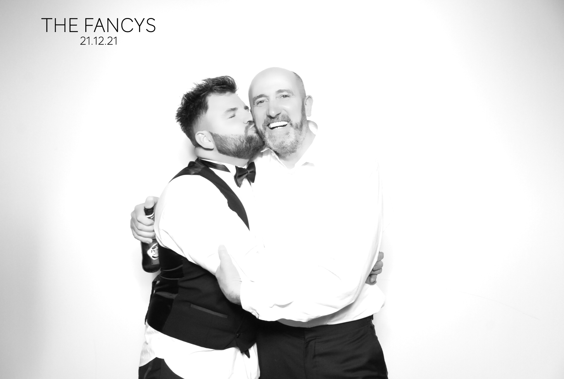 Tom & Ellen | View more photos from the event at images.mobile-photo-booth.com/u/MobilePhotoBoothUK/Tom-Ellen