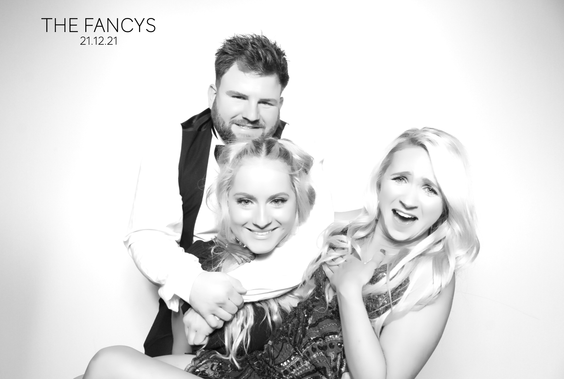 Tom & Ellen | View more photos from the event at images.mobile-photo-booth.com/u/MobilePhotoBoothUK/Tom-Ellen