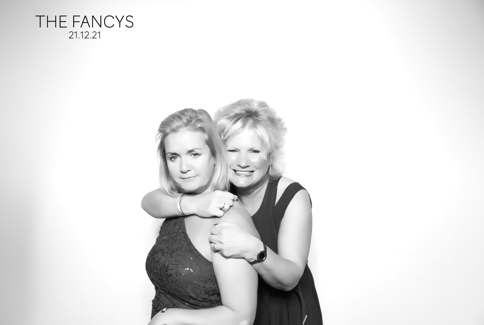 Tom & Ellen | View more photos from the event at images.mobile-photo-booth.com/u/MobilePhotoBoothUK/Tom-Ellen
