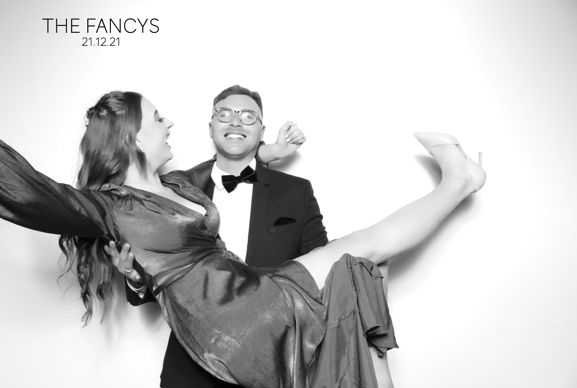 Tom & Ellen | View more photos from the event at images.mobile-photo-booth.com/u/MobilePhotoBoothUK/Tom-Ellen