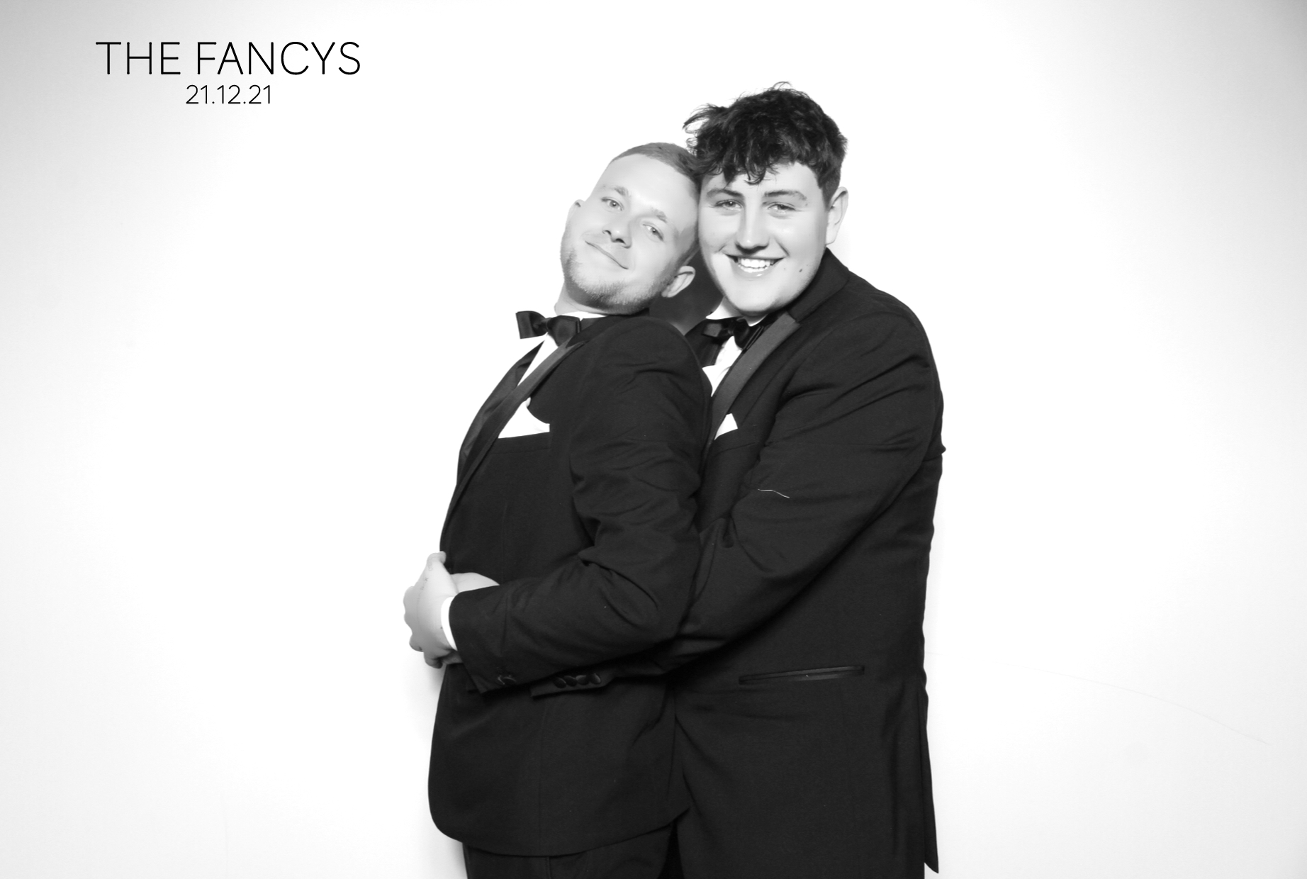 Tom & Ellen | View more photos from the event at images.mobile-photo-booth.com/u/MobilePhotoBoothUK/Tom-Ellen