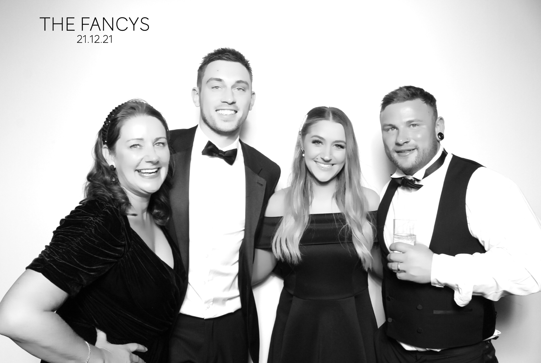 Tom & Ellen | View more photos from the event at images.mobile-photo-booth.com/u/MobilePhotoBoothUK/Tom-Ellen