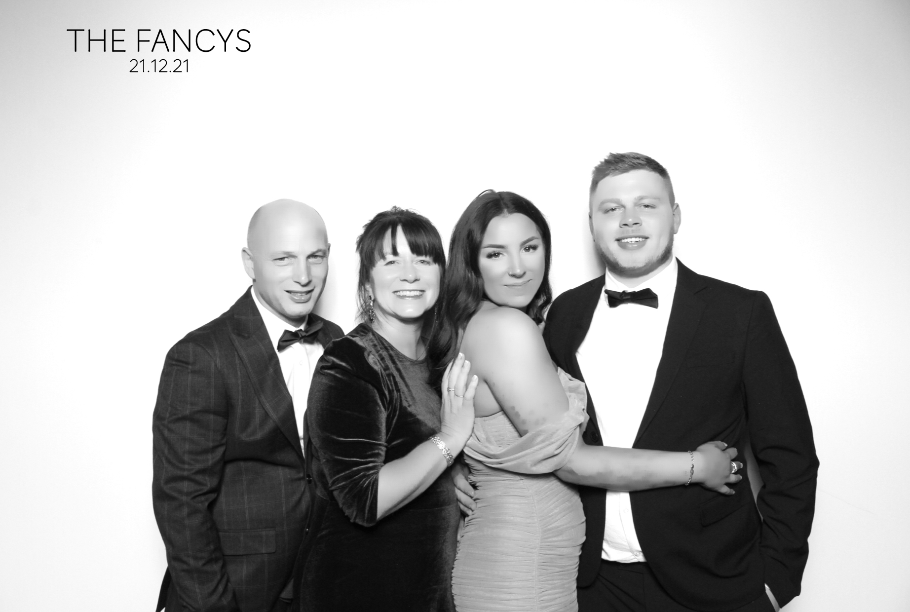 Tom & Ellen | View more photos from the event at images.mobile-photo-booth.com/u/MobilePhotoBoothUK/Tom-Ellen