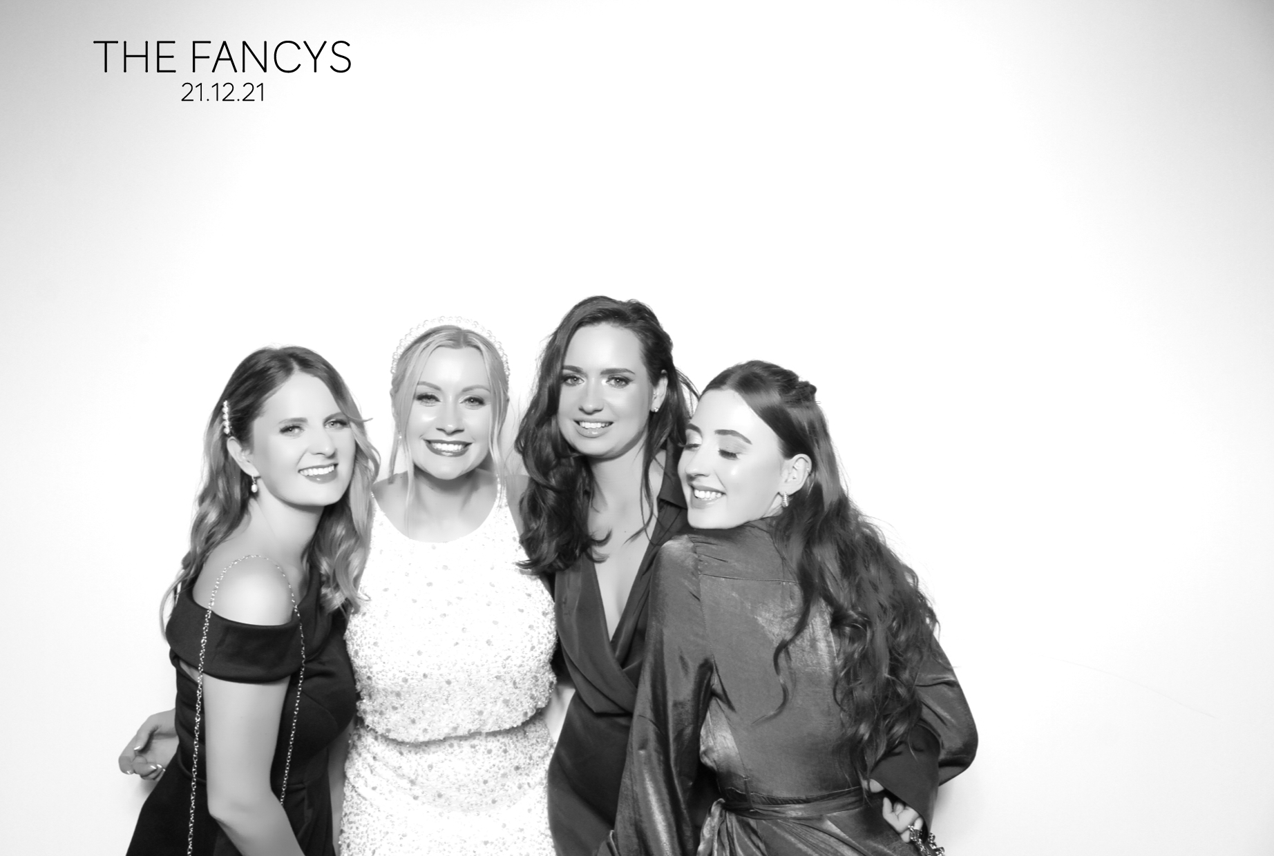 Tom & Ellen | View more photos from the event at images.mobile-photo-booth.com/u/MobilePhotoBoothUK/Tom-Ellen