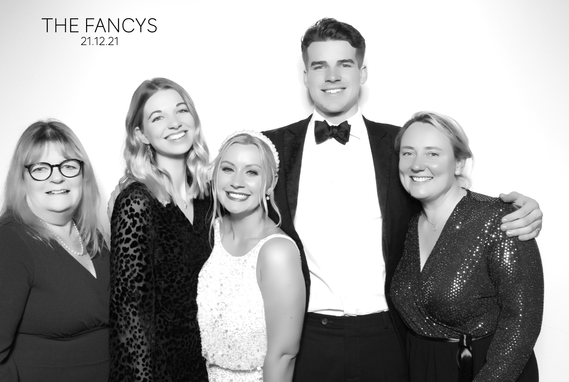 Tom & Ellen | View more photos from the event at images.mobile-photo-booth.com/u/MobilePhotoBoothUK/Tom-Ellen
