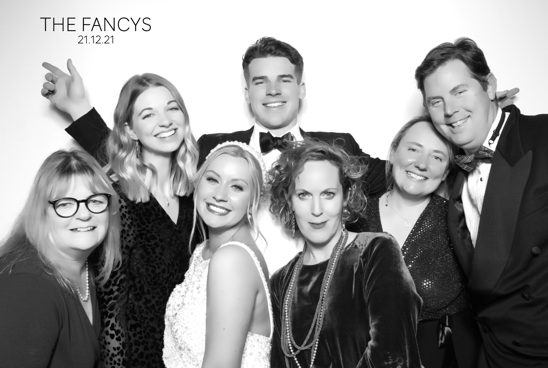 Tom & Ellen | View more photos from the event at images.mobile-photo-booth.com/u/MobilePhotoBoothUK/Tom-Ellen
