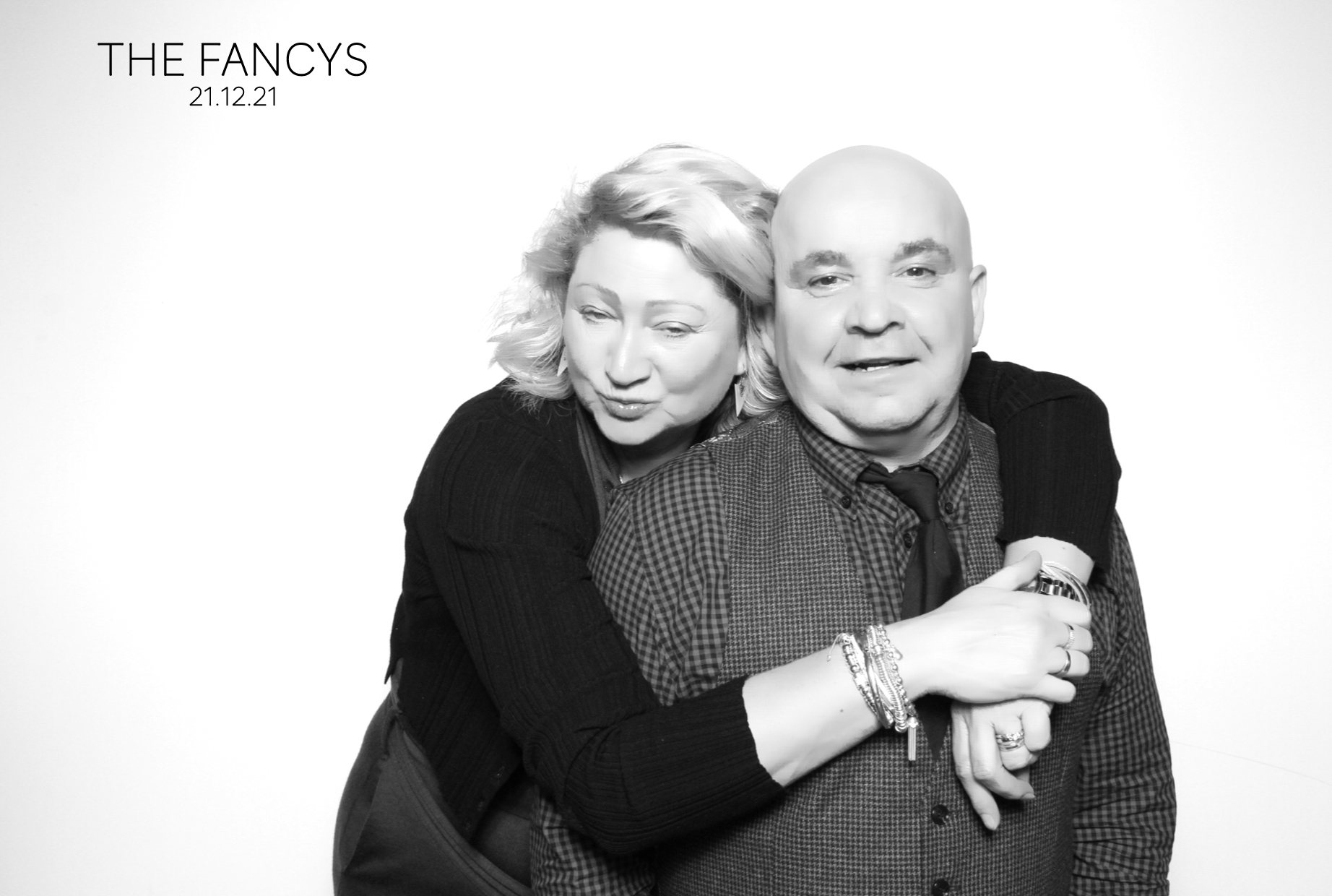 Tom & Ellen | View more photos from the event at images.mobile-photo-booth.com/u/MobilePhotoBoothUK/Tom-Ellen