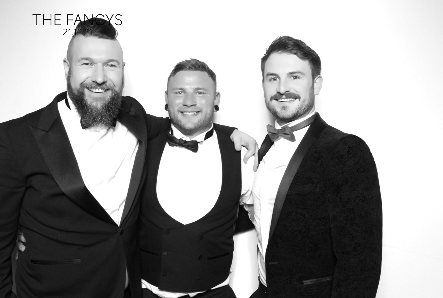 Tom & Ellen | View more photos from the event at images.mobile-photo-booth.com/u/MobilePhotoBoothUK/Tom-Ellen