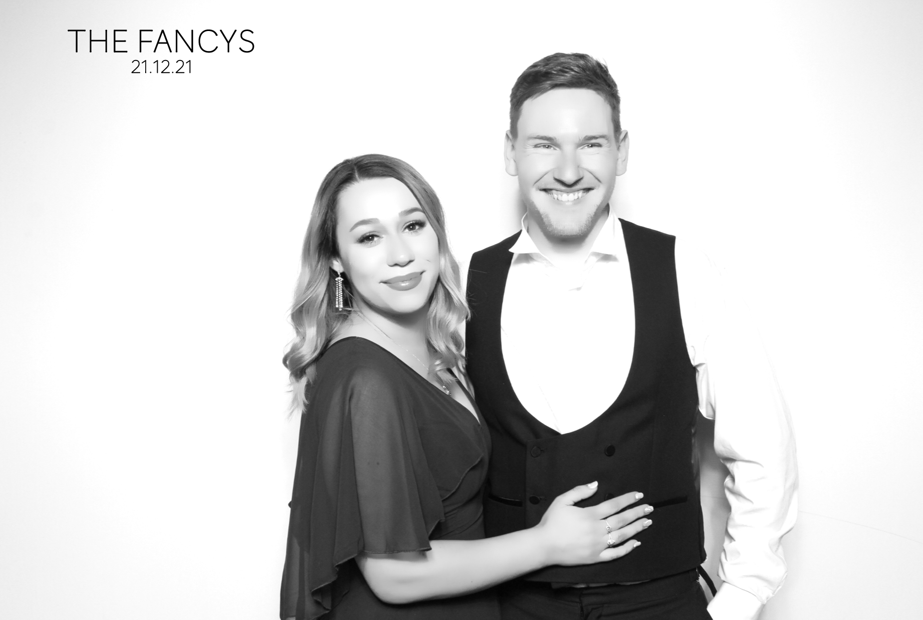 Tom & Ellen | View more photos from the event at images.mobile-photo-booth.com/u/MobilePhotoBoothUK/Tom-Ellen