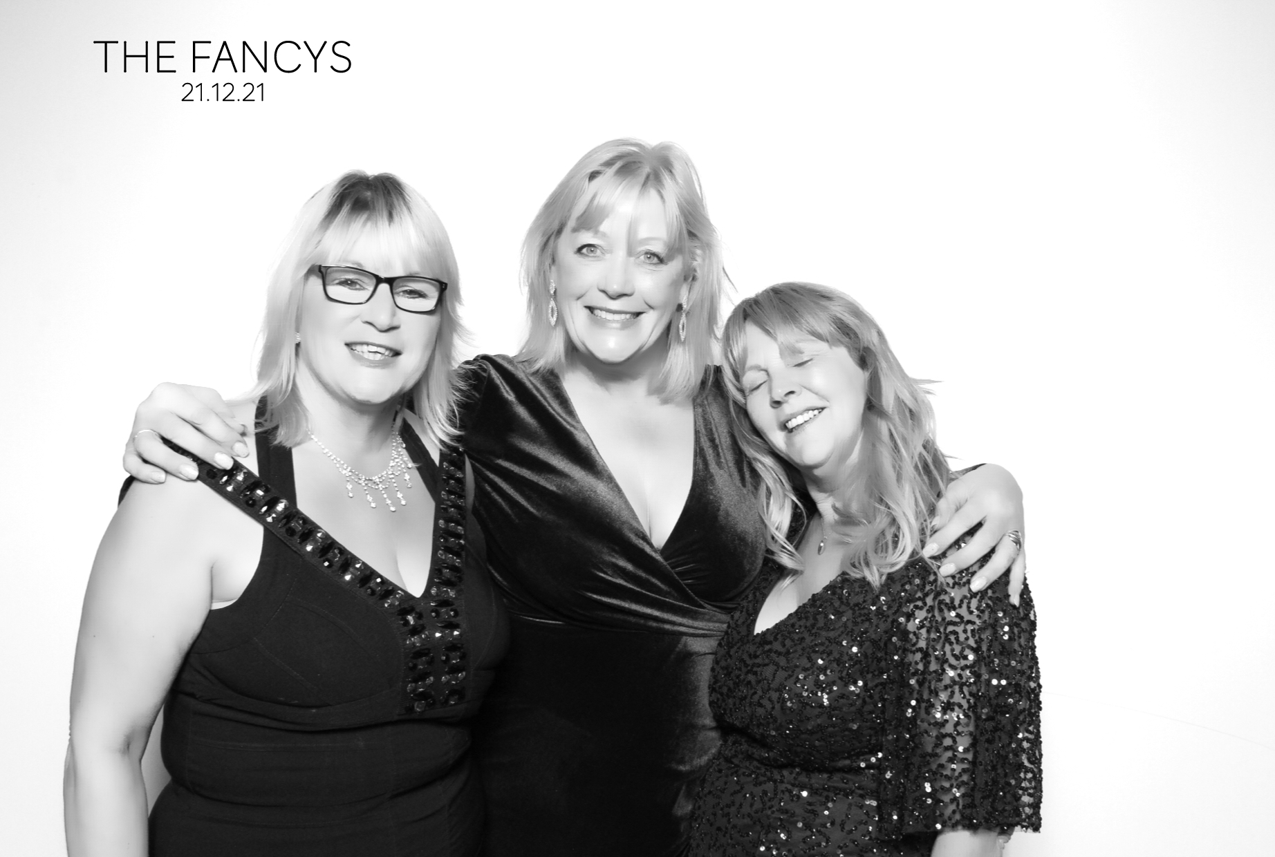 Tom & Ellen | View more photos from the event at images.mobile-photo-booth.com/u/MobilePhotoBoothUK/Tom-Ellen