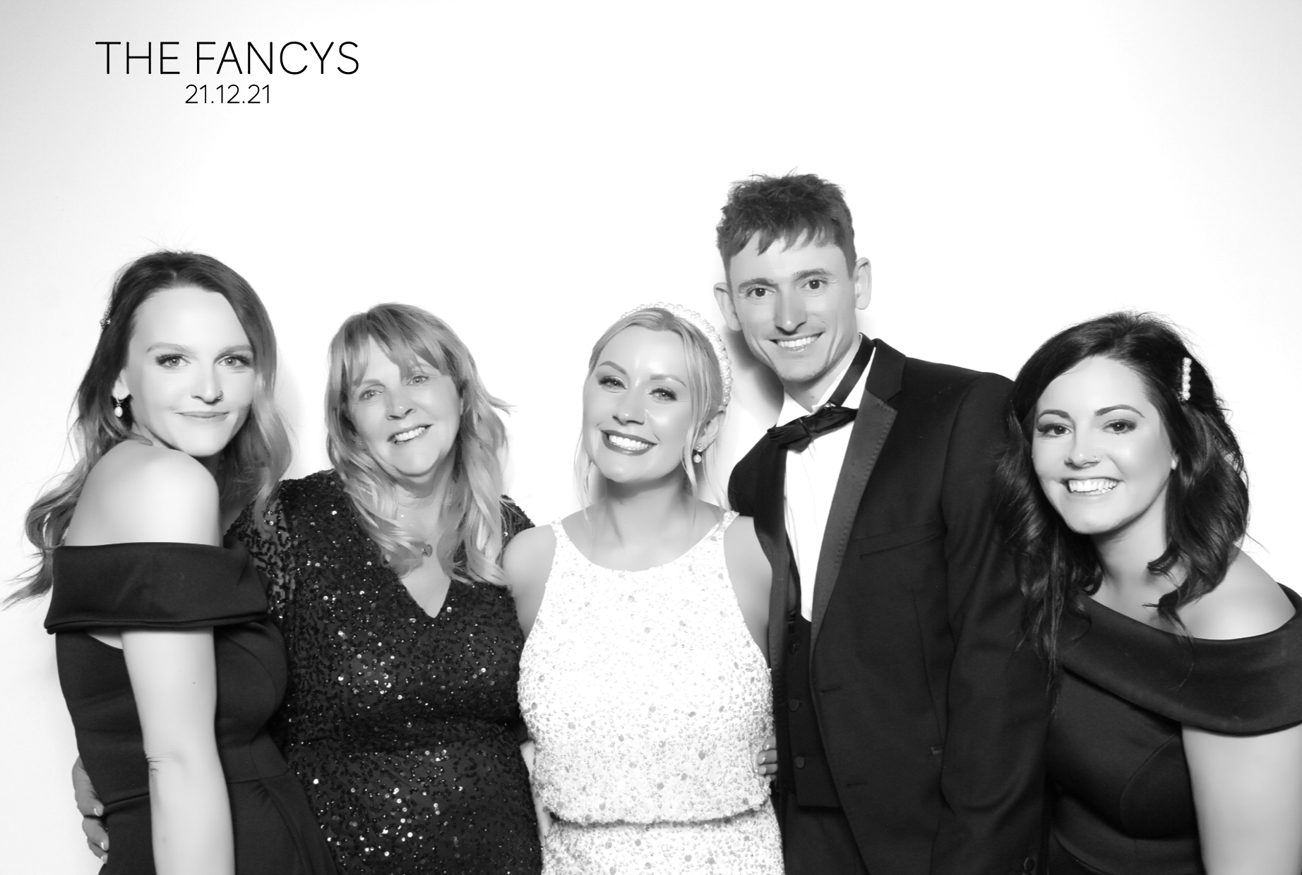 Tom & Ellen | View more photos from the event at images.mobile-photo-booth.com/u/MobilePhotoBoothUK/Tom-Ellen
