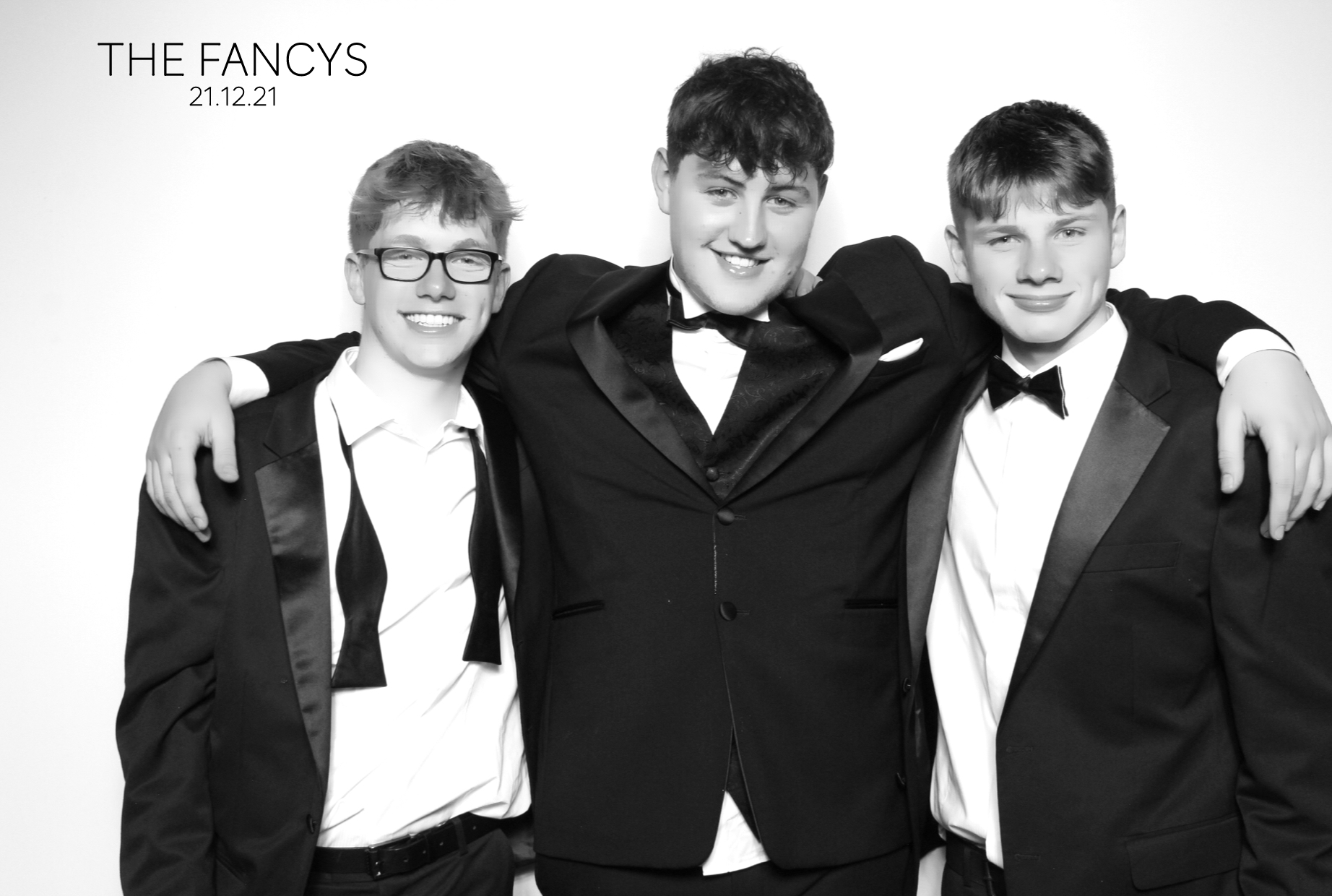 Tom & Ellen | View more photos from the event at images.mobile-photo-booth.com/u/MobilePhotoBoothUK/Tom-Ellen