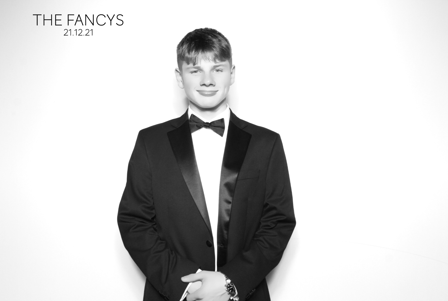 Tom & Ellen | View more photos from the event at images.mobile-photo-booth.com/u/MobilePhotoBoothUK/Tom-Ellen