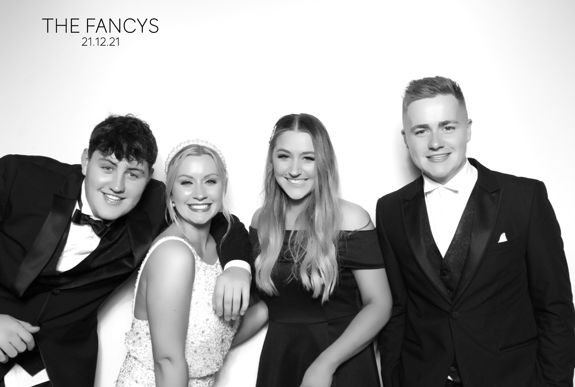 Tom & Ellen | View more photos from the event at images.mobile-photo-booth.com/u/MobilePhotoBoothUK/Tom-Ellen