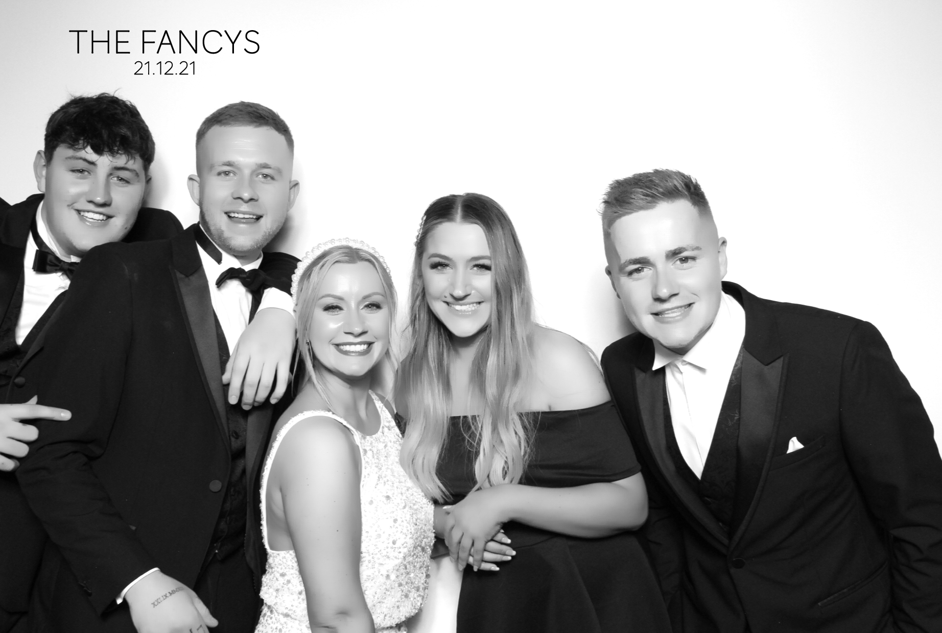 Tom & Ellen | View more photos from the event at images.mobile-photo-booth.com/u/MobilePhotoBoothUK/Tom-Ellen