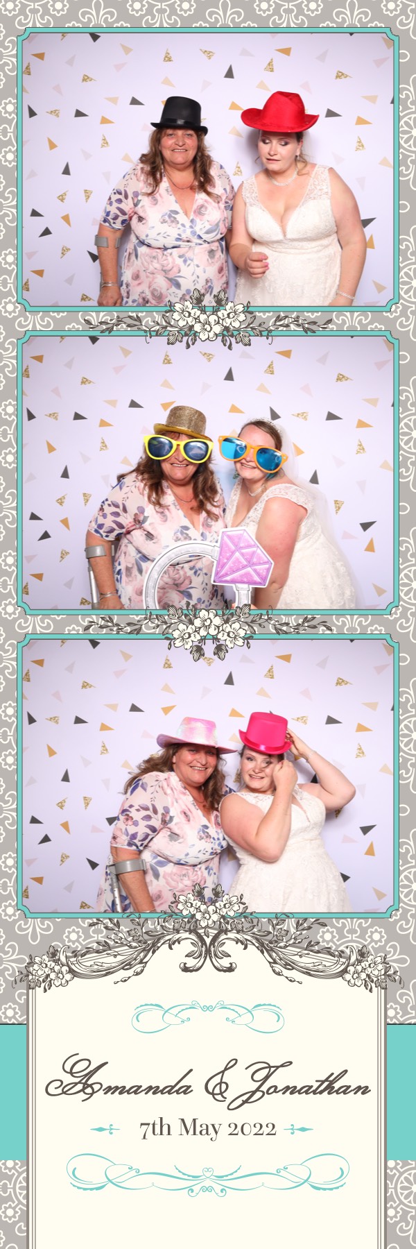 Amanda & Jonathan | View more photos from the event at images.mobile-photo-booth.com/u/MobilePhotoBoothUK/Amanda-Jonathan