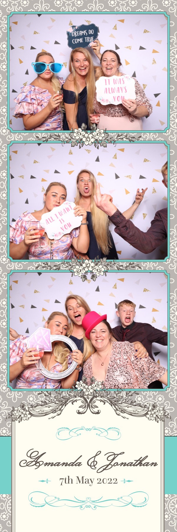 Amanda & Jonathan | View more photos from the event at images.mobile-photo-booth.com/u/MobilePhotoBoothUK/Amanda-Jonathan