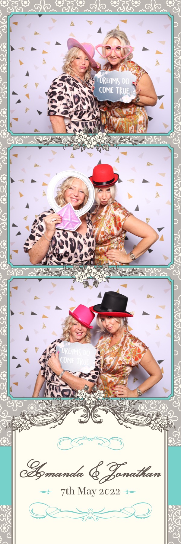 Amanda & Jonathan | View more photos from the event at images.mobile-photo-booth.com/u/MobilePhotoBoothUK/Amanda-Jonathan