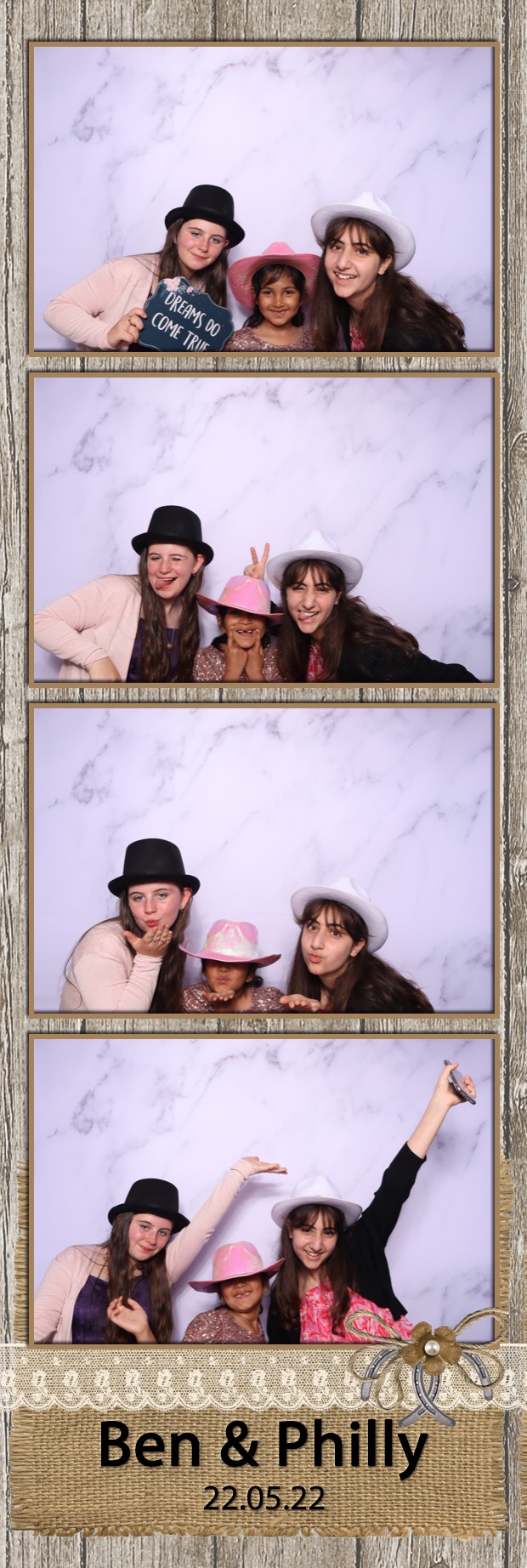 Ben & Philly | View more photos from the event at images.mobile-photo-booth.com/u/MobilePhotoBoothUK/Ben-Philly