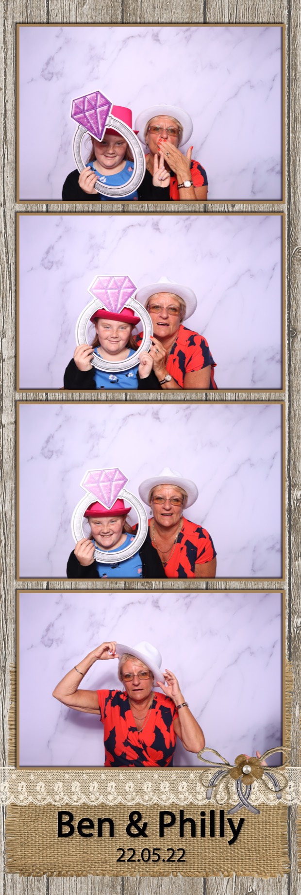 Ben & Philly | View more photos from the event at images.mobile-photo-booth.com/u/MobilePhotoBoothUK/Ben-Philly