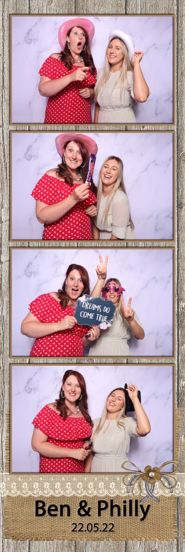 Ben & Philly | View more photos from the event at images.mobile-photo-booth.com/u/MobilePhotoBoothUK/Ben-Philly