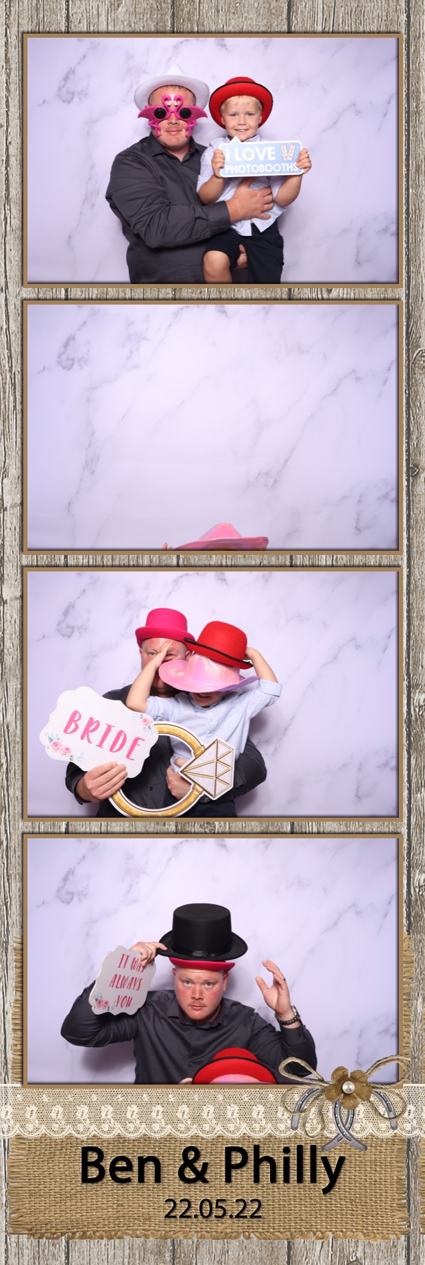 Ben & Philly | View more photos from the event at images.mobile-photo-booth.com/u/MobilePhotoBoothUK/Ben-Philly