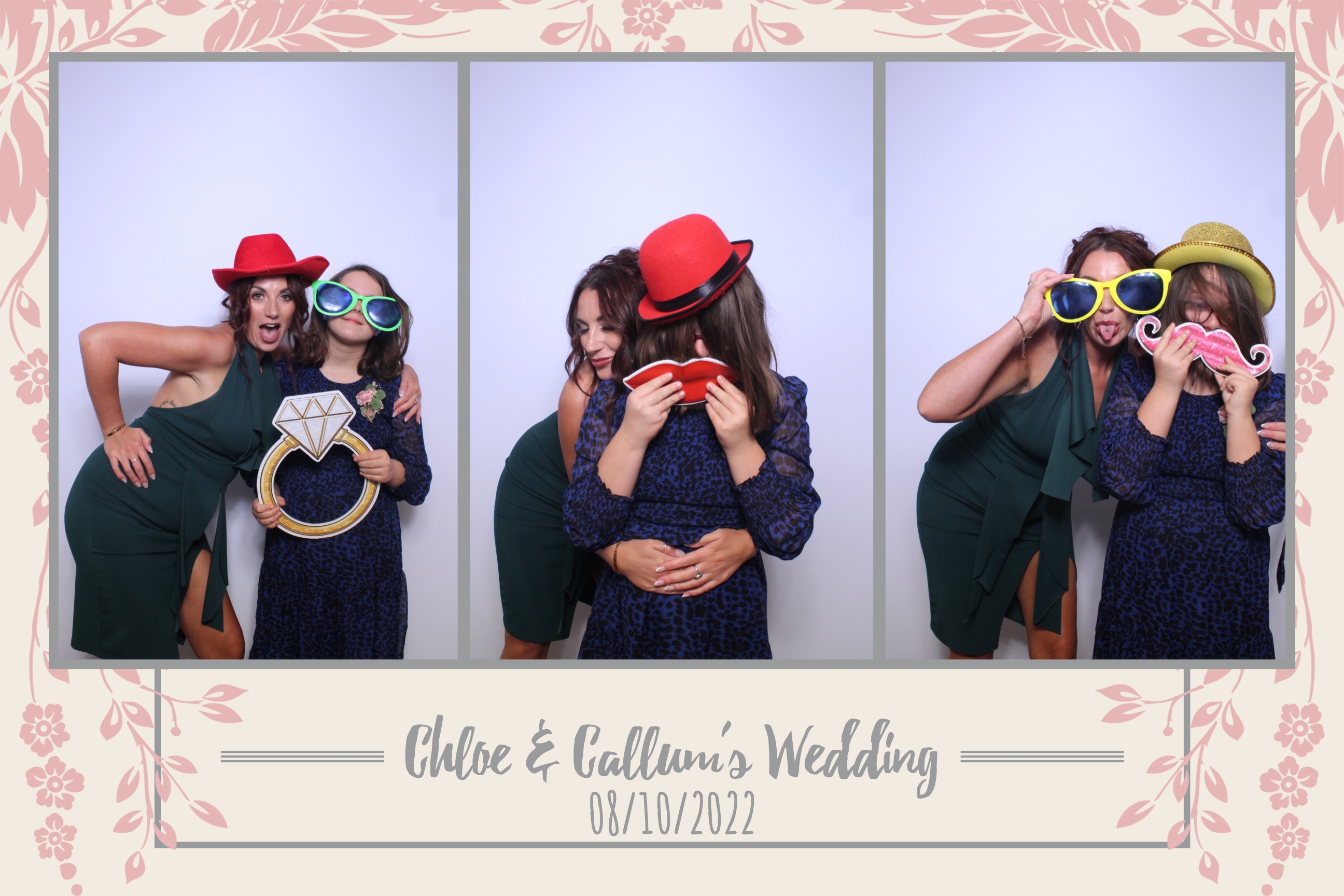 Chloe & Callum | View more photos from the event at images.mobile-photo-booth.com/u/MobilePhotoBoothUK/Chloe-Callum