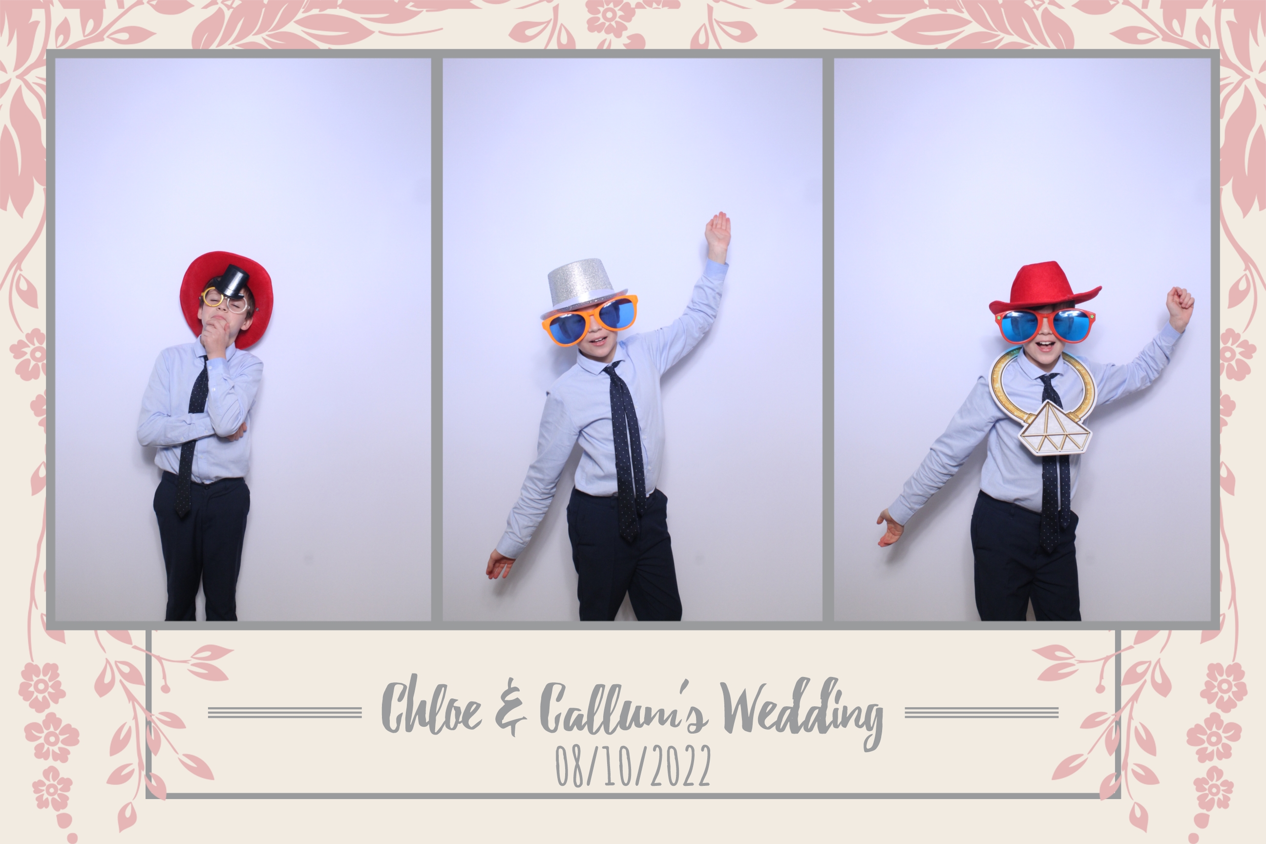 Chloe & Callum | View more photos from the event at images.mobile-photo-booth.com/u/MobilePhotoBoothUK/Chloe-Callum