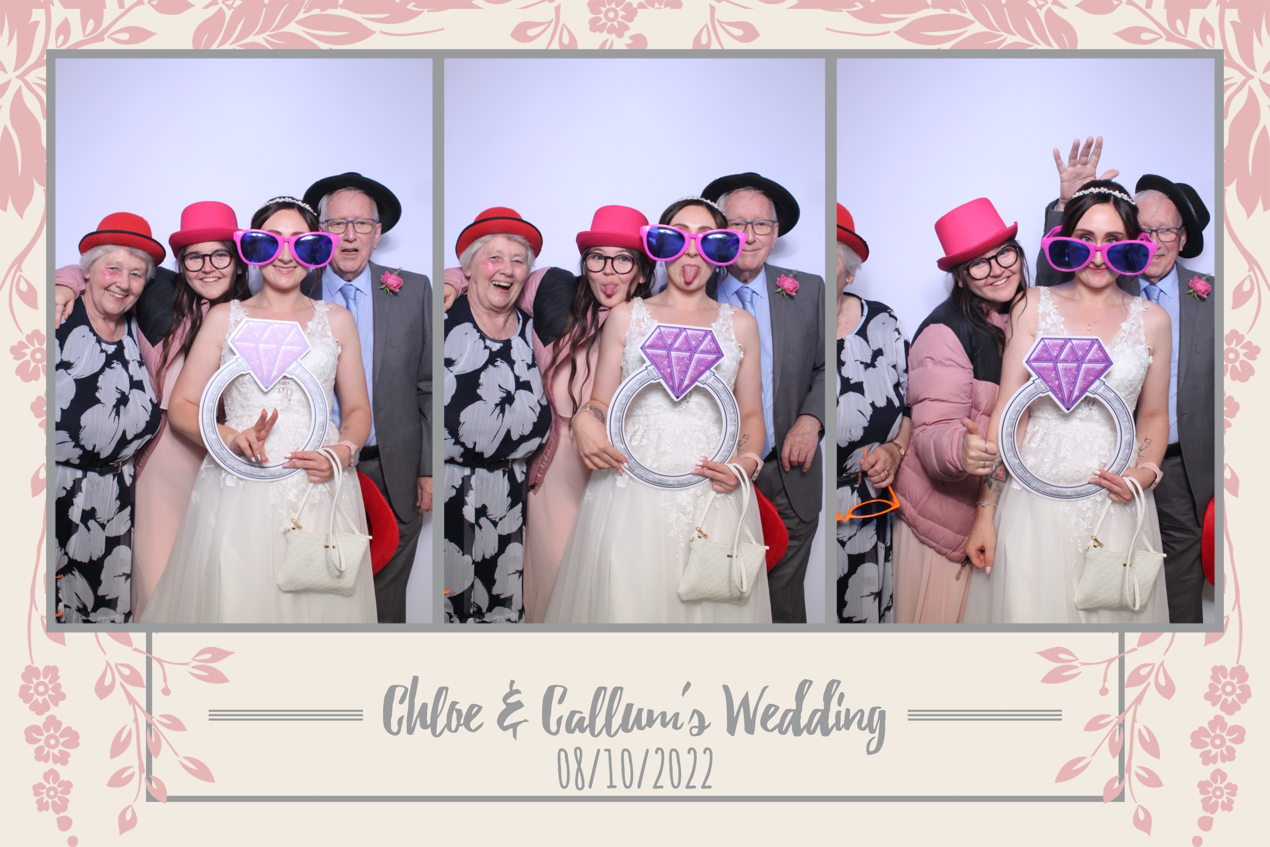 Chloe & Callum | View more photos from the event at images.mobile-photo-booth.com/u/MobilePhotoBoothUK/Chloe-Callum