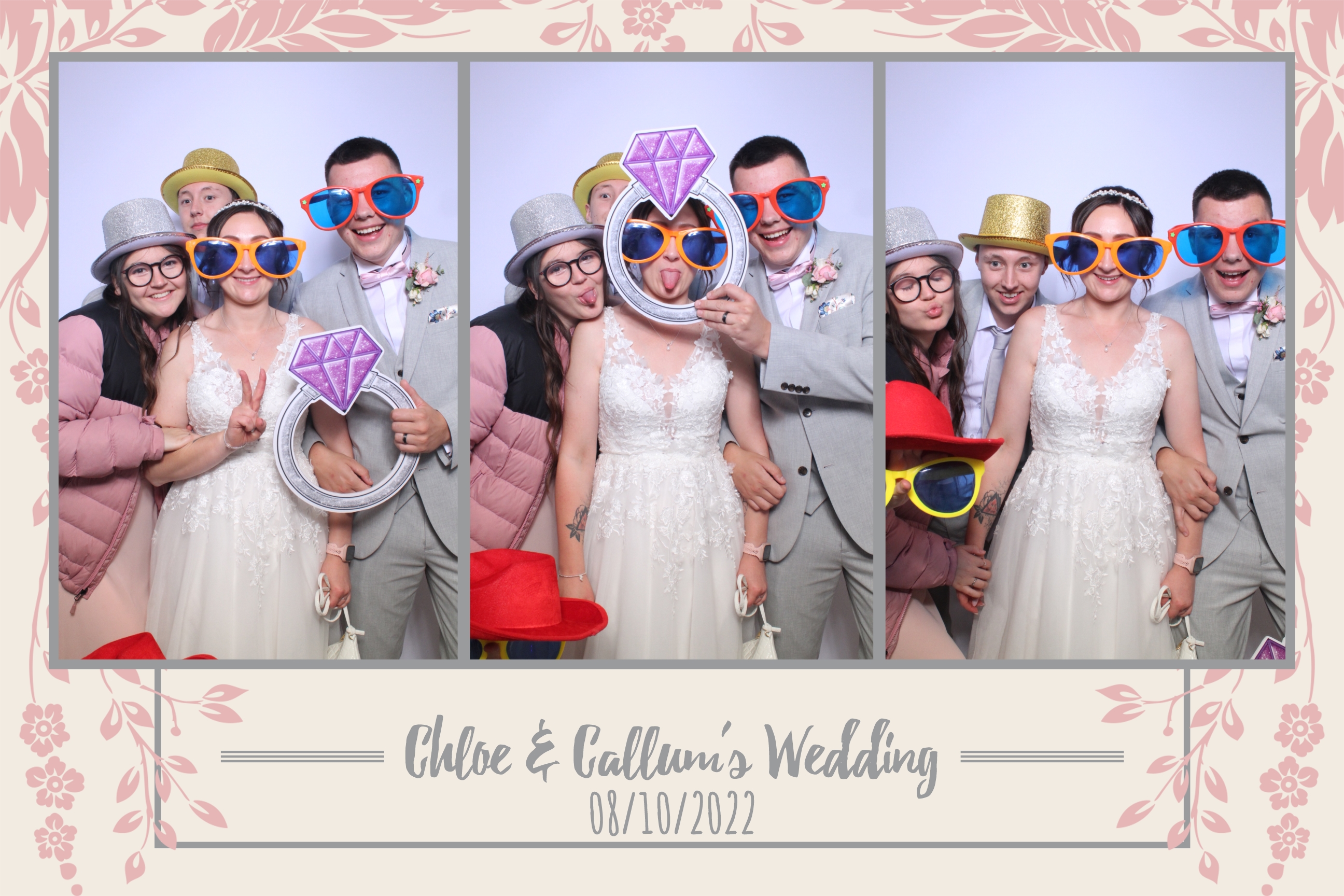 Chloe & Callum | View more photos from the event at images.mobile-photo-booth.com/u/MobilePhotoBoothUK/Chloe-Callum