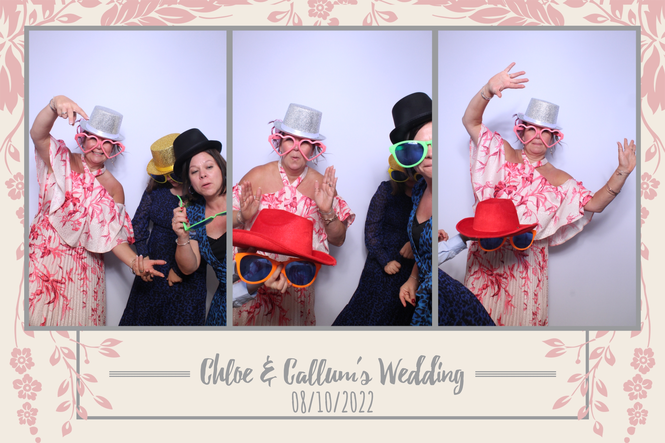 Chloe & Callum | View more photos from the event at images.mobile-photo-booth.com/u/MobilePhotoBoothUK/Chloe-Callum