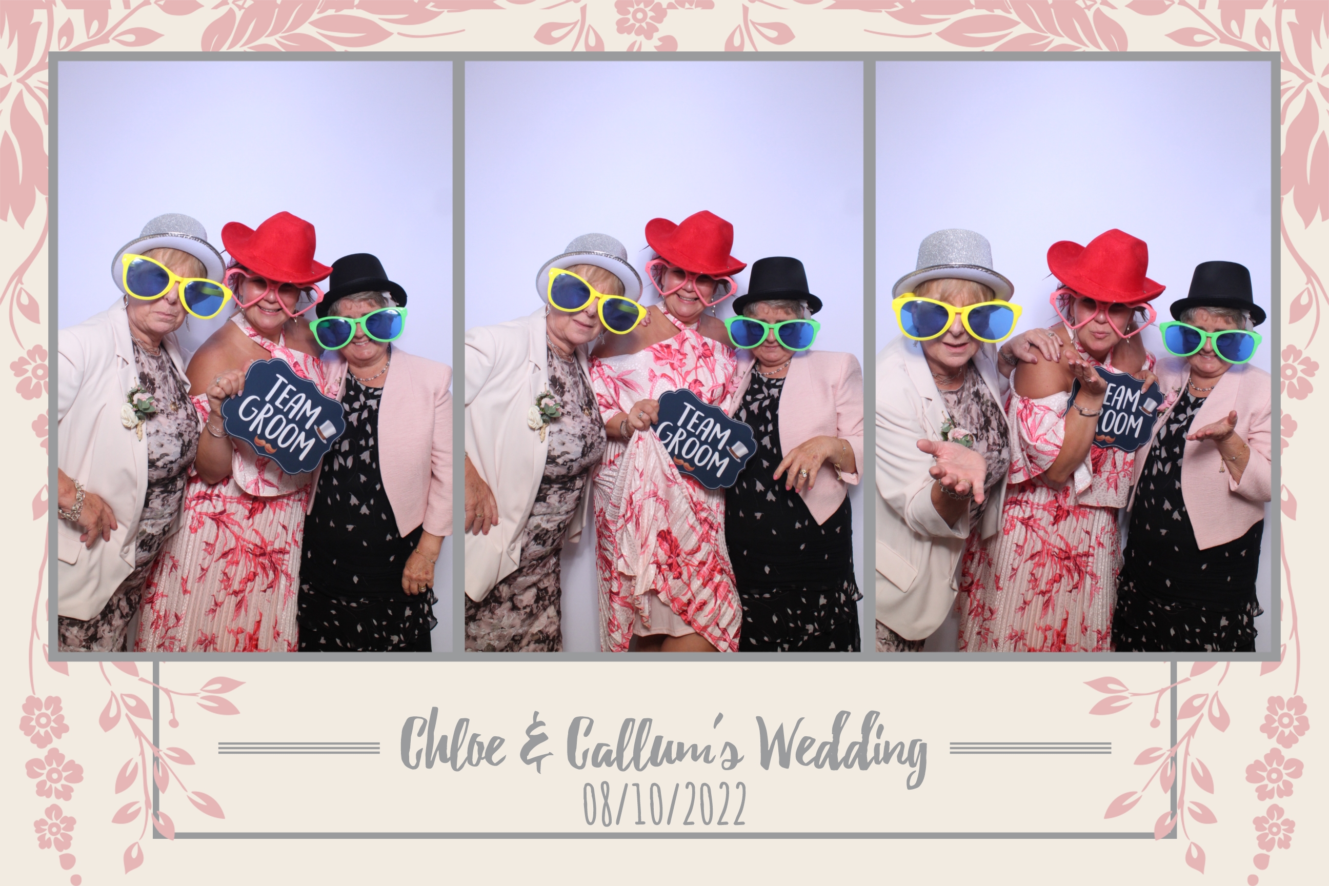 Chloe & Callum | View more photos from the event at images.mobile-photo-booth.com/u/MobilePhotoBoothUK/Chloe-Callum