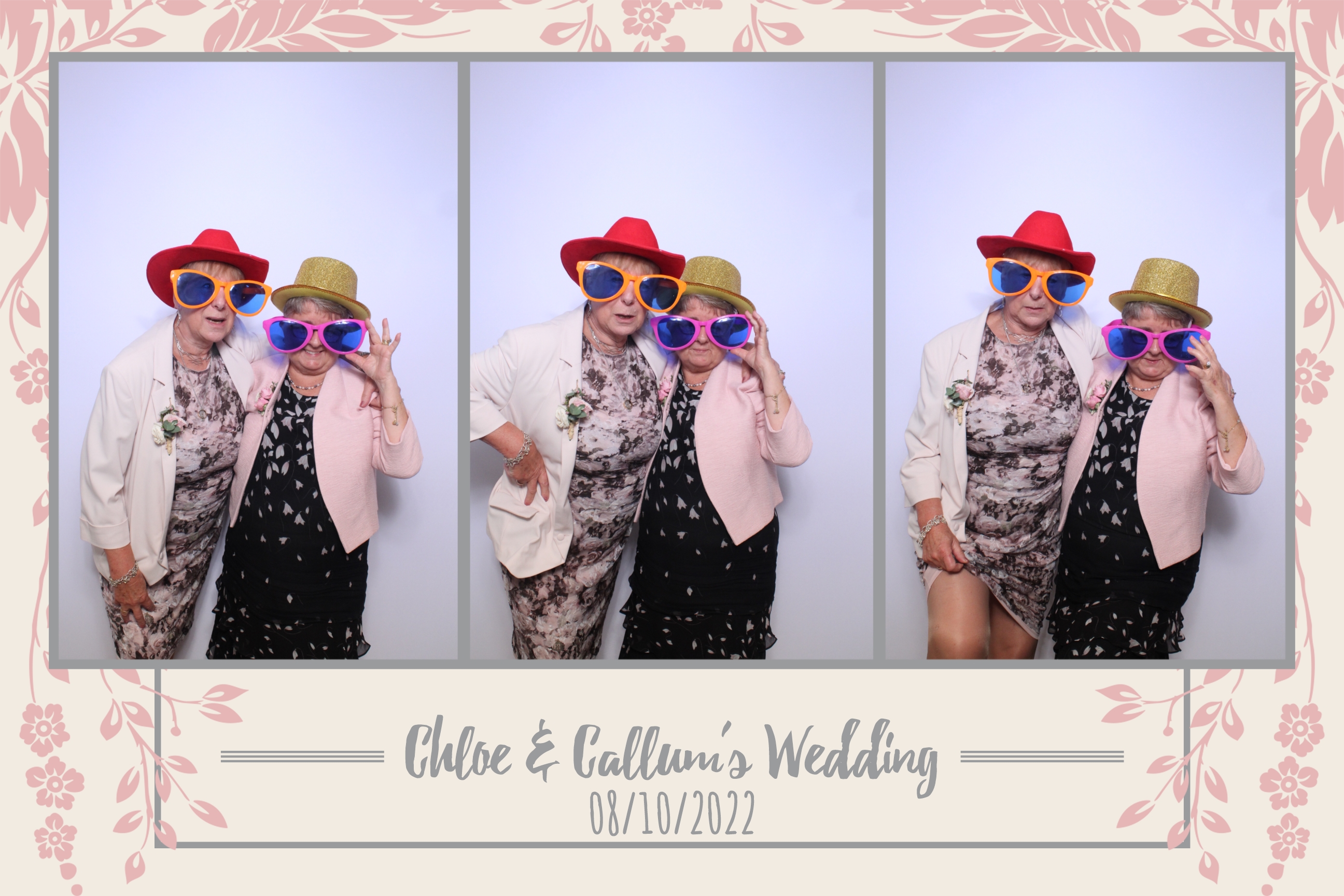 Chloe & Callum | View more photos from the event at images.mobile-photo-booth.com/u/MobilePhotoBoothUK/Chloe-Callum